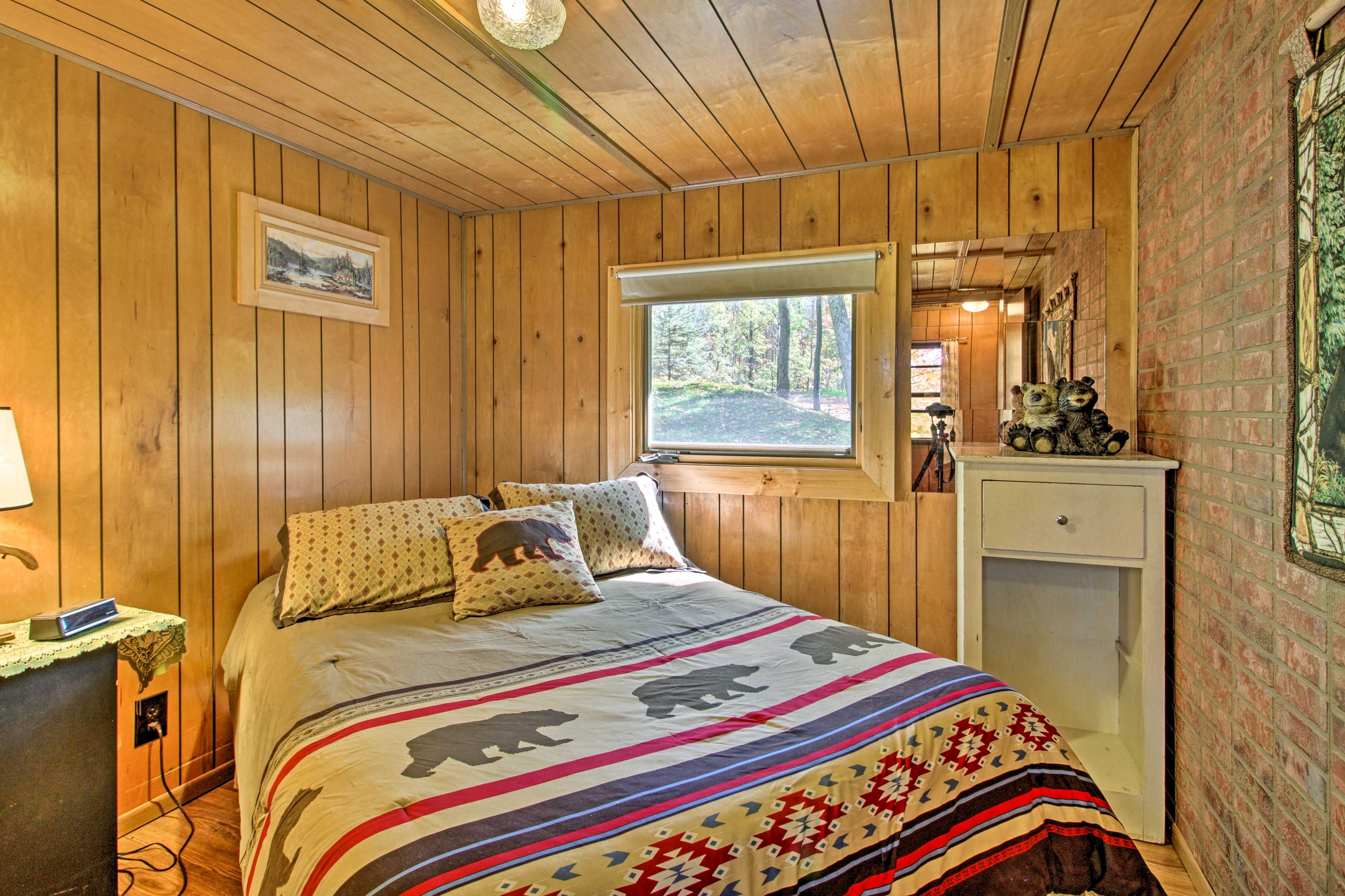 Bedroom 2 | Full Bed | Main Level