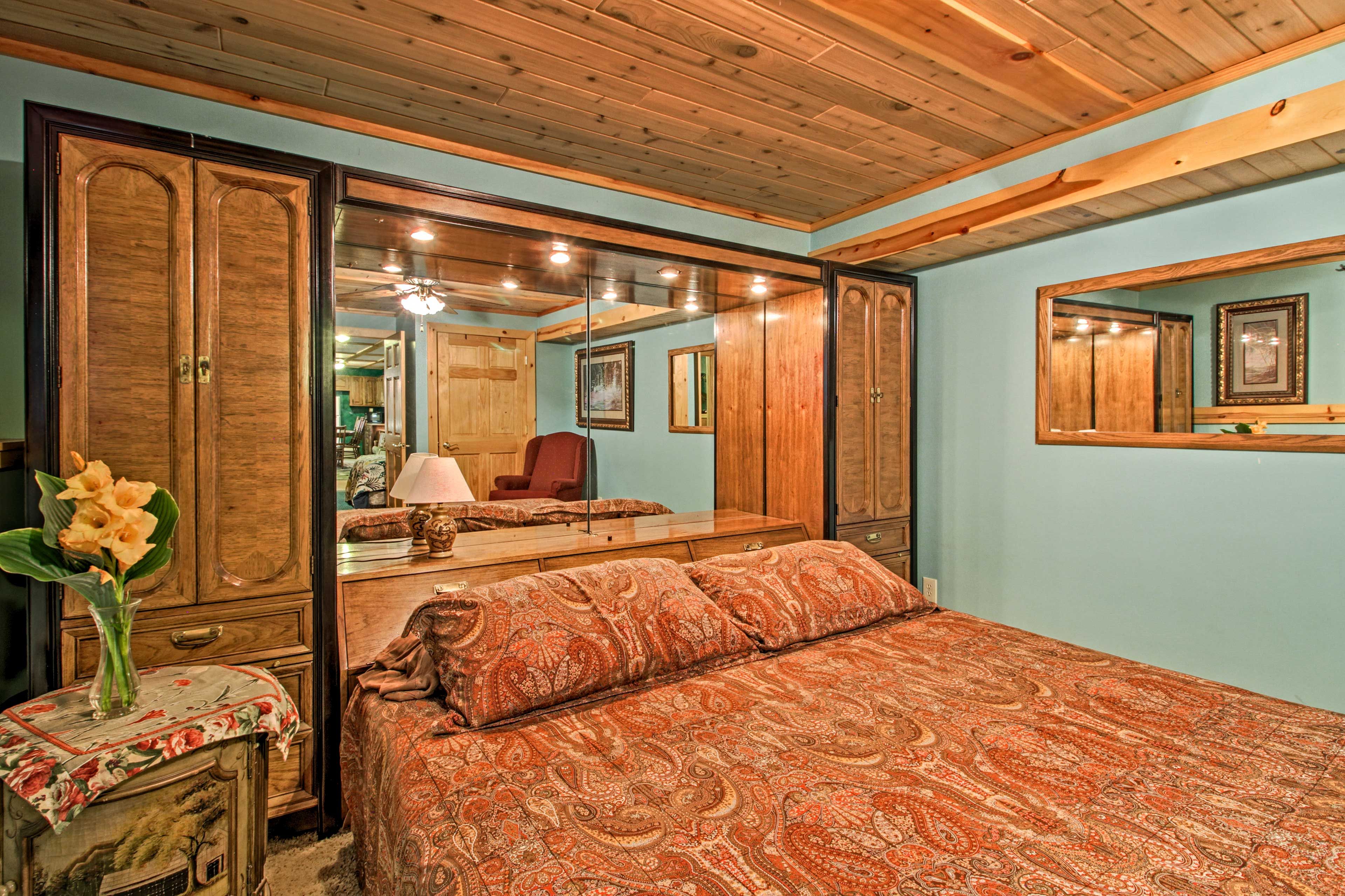 Bedroom 3 | King Bed | Lower Level