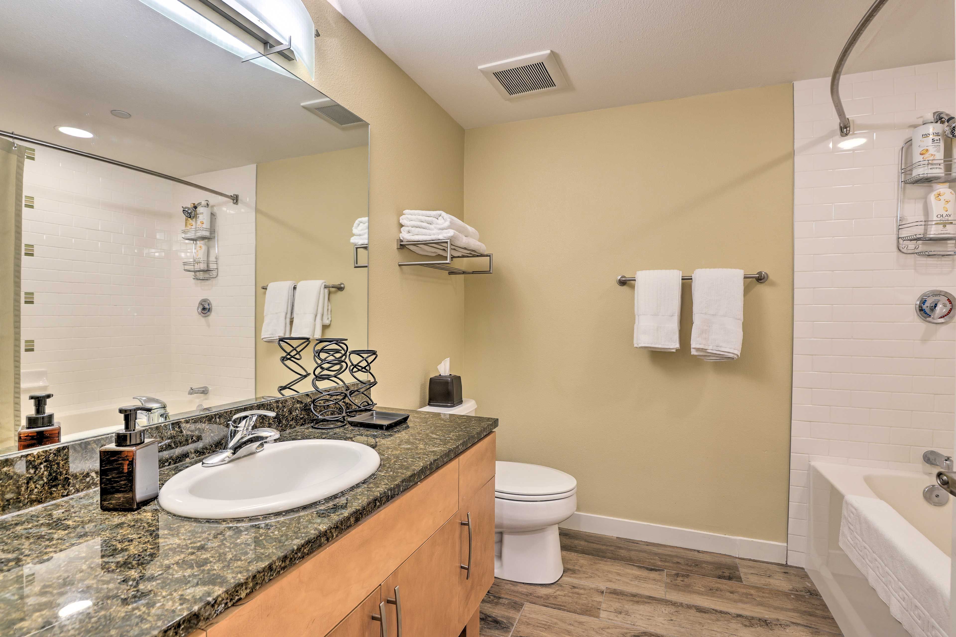 Bathroom | Shower/Tub Combo