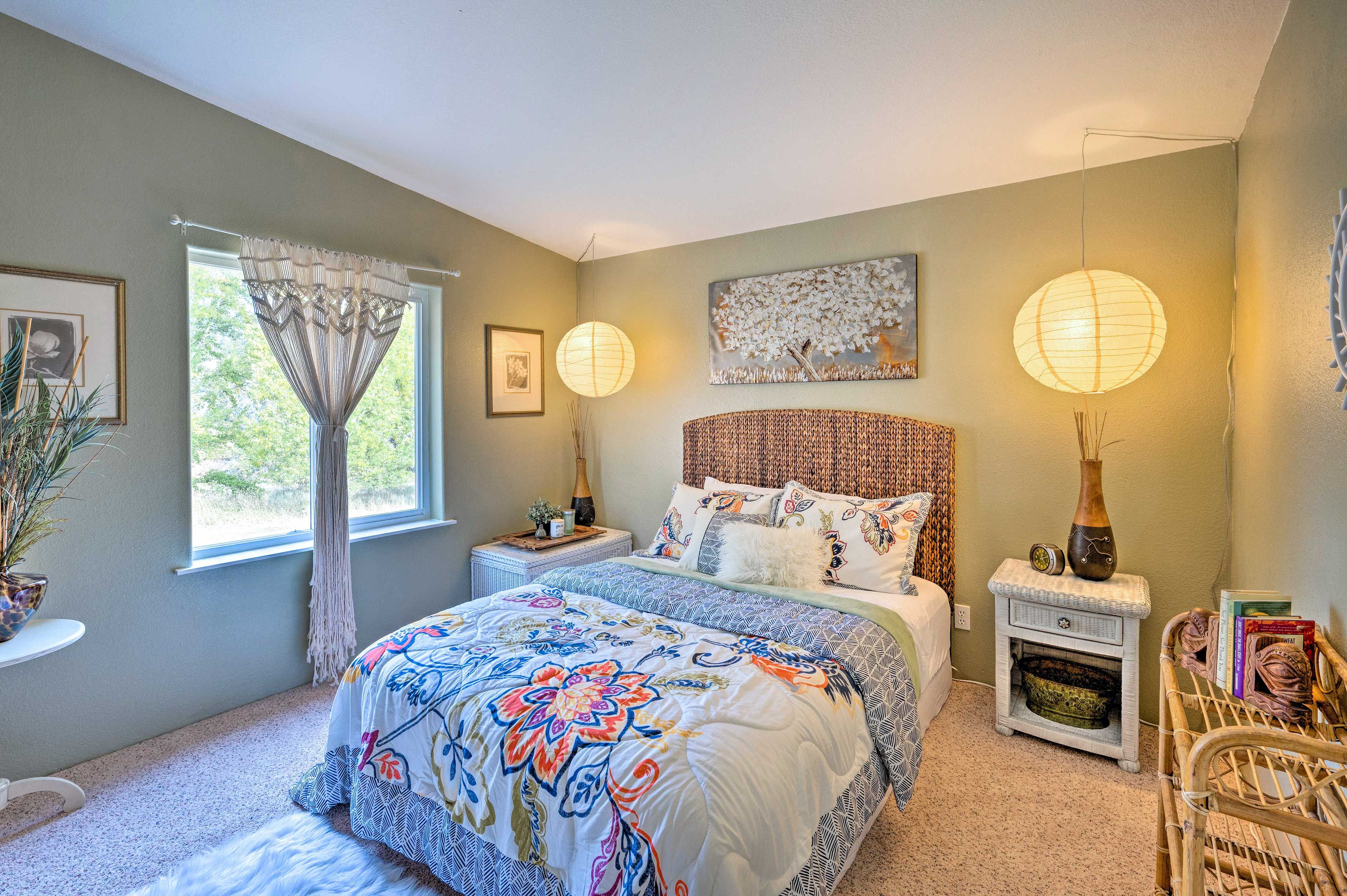 Bedroom 3 | Queen Bed