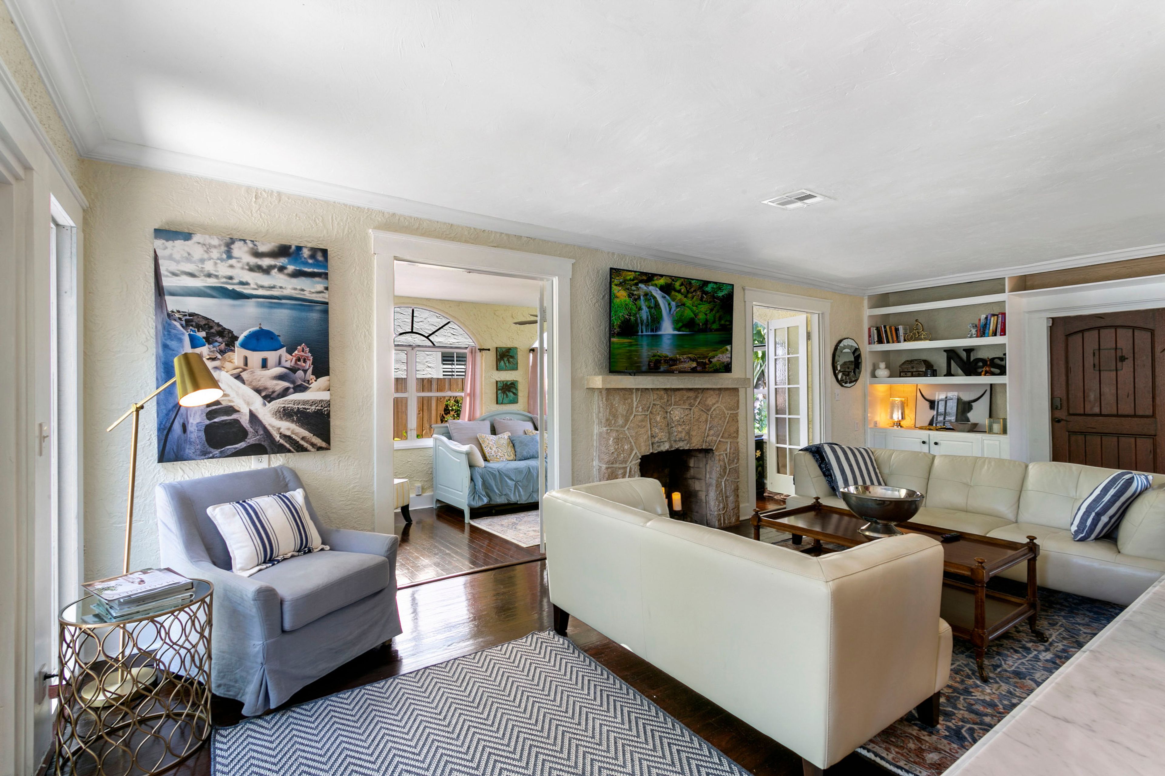 Living Room | Fireplace (Decorative Only)