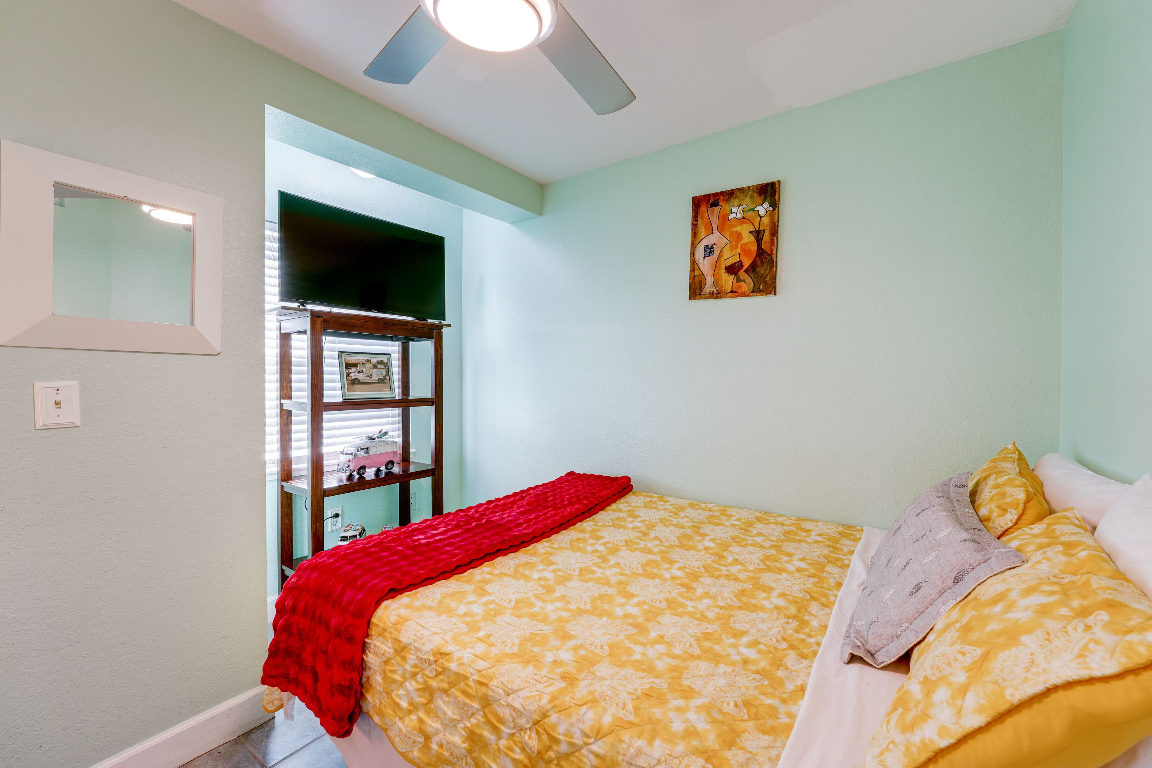 Bedroom 3 | Queen Bed | 3rd Floor | Smart TV w/ Cable