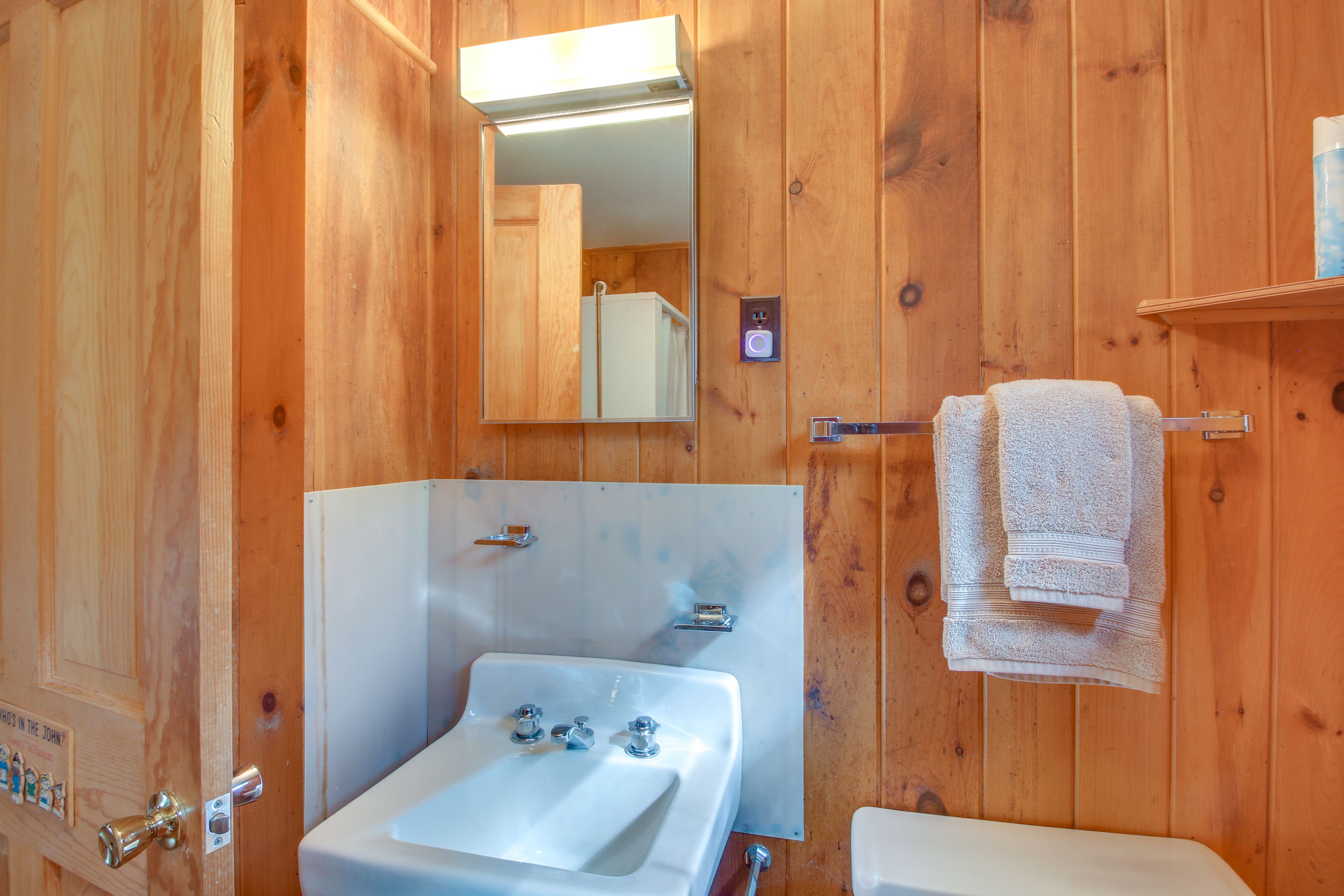 Full Bathroom (Cottage 2)