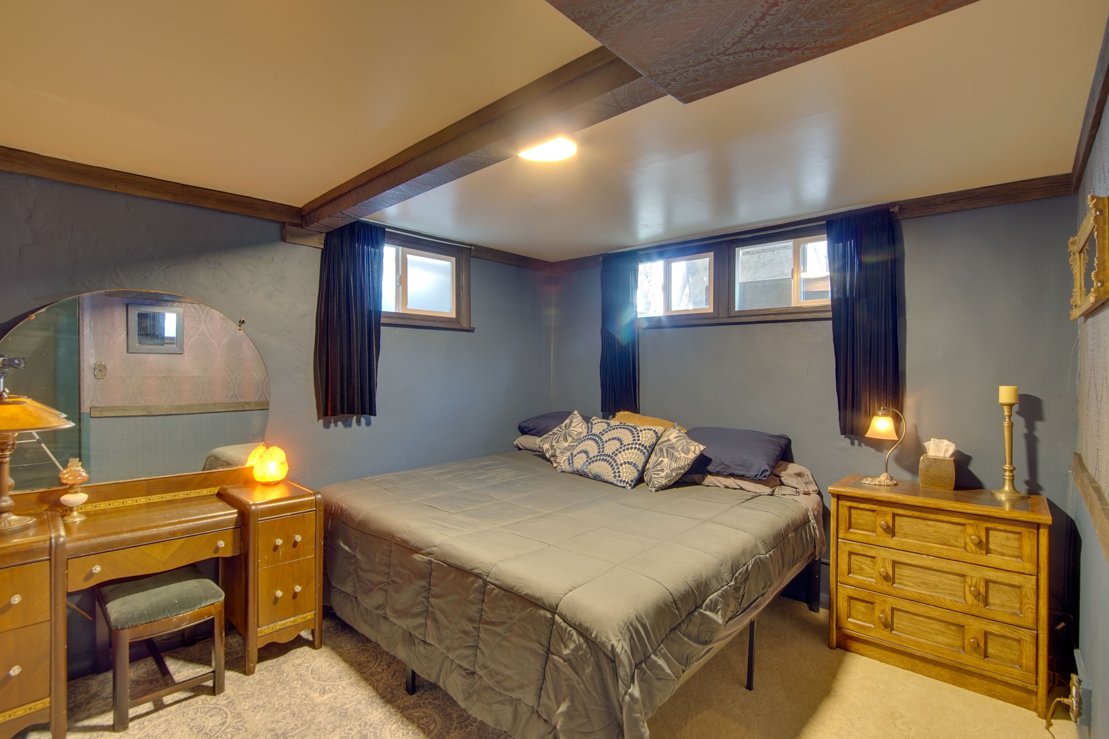 Bedroom | King Bed