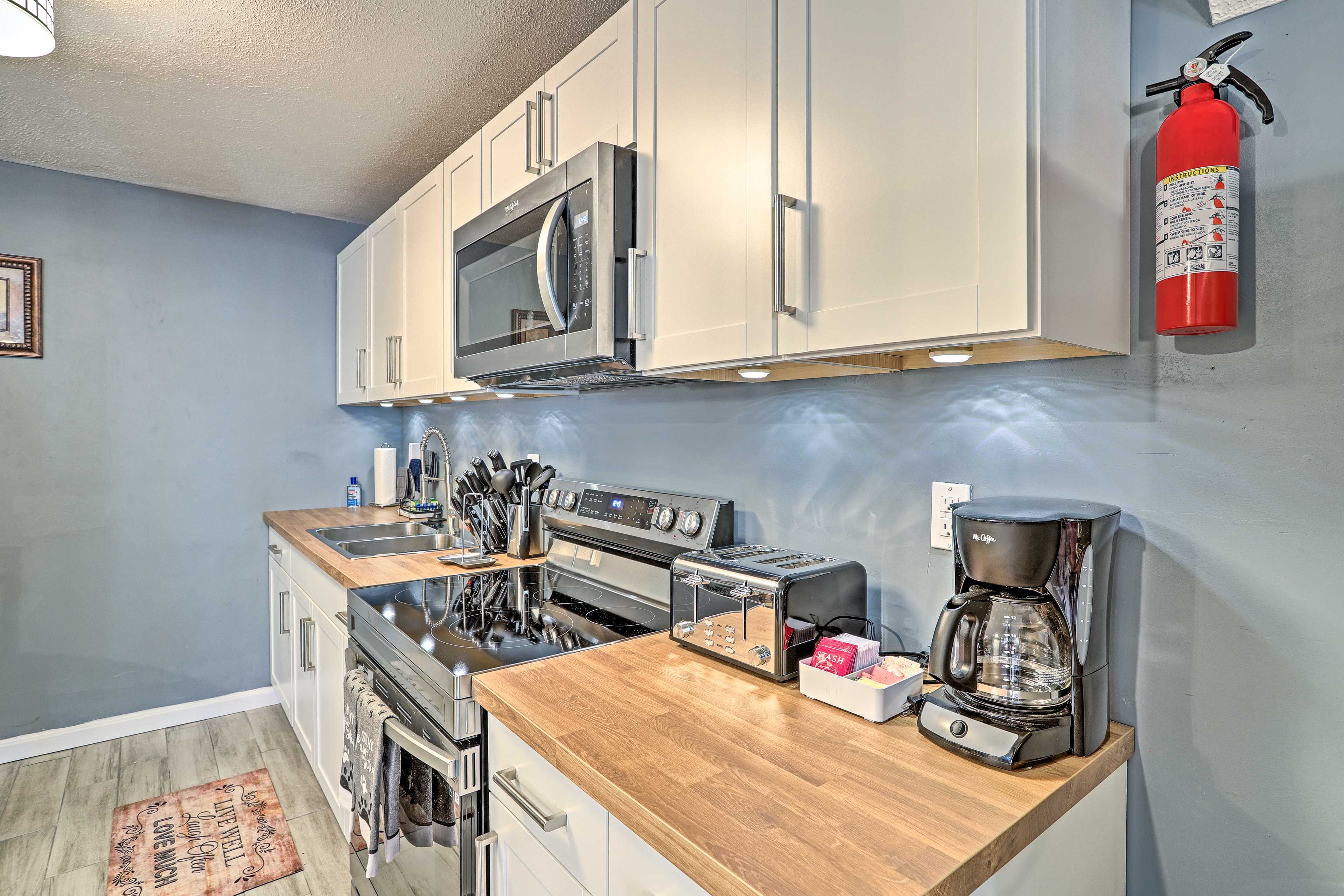 Well-Equipped Kitchen | Dishware & Flatware Provided