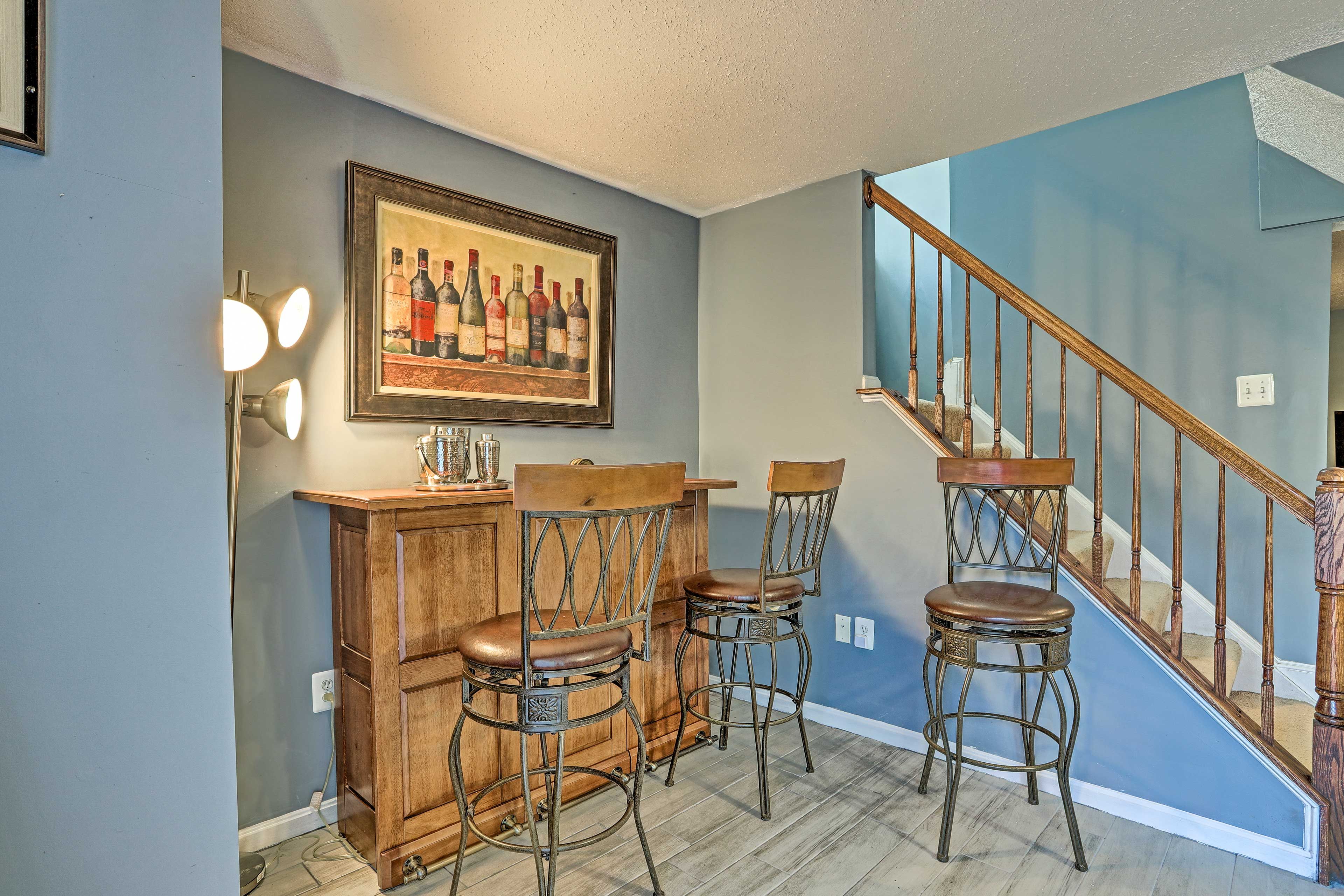 Dining Area | Dry Bar