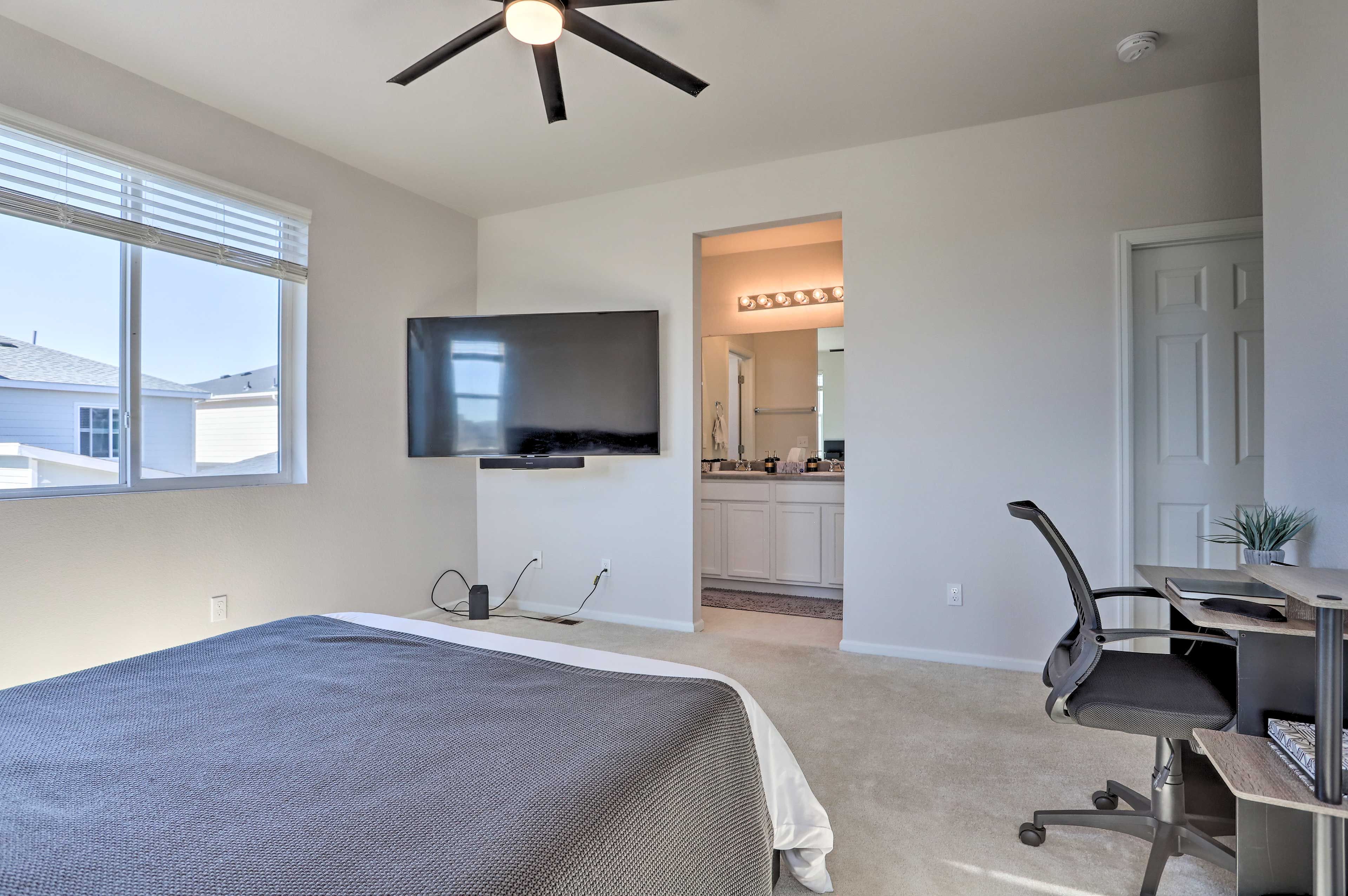 Bedroom 1 | Smart TV