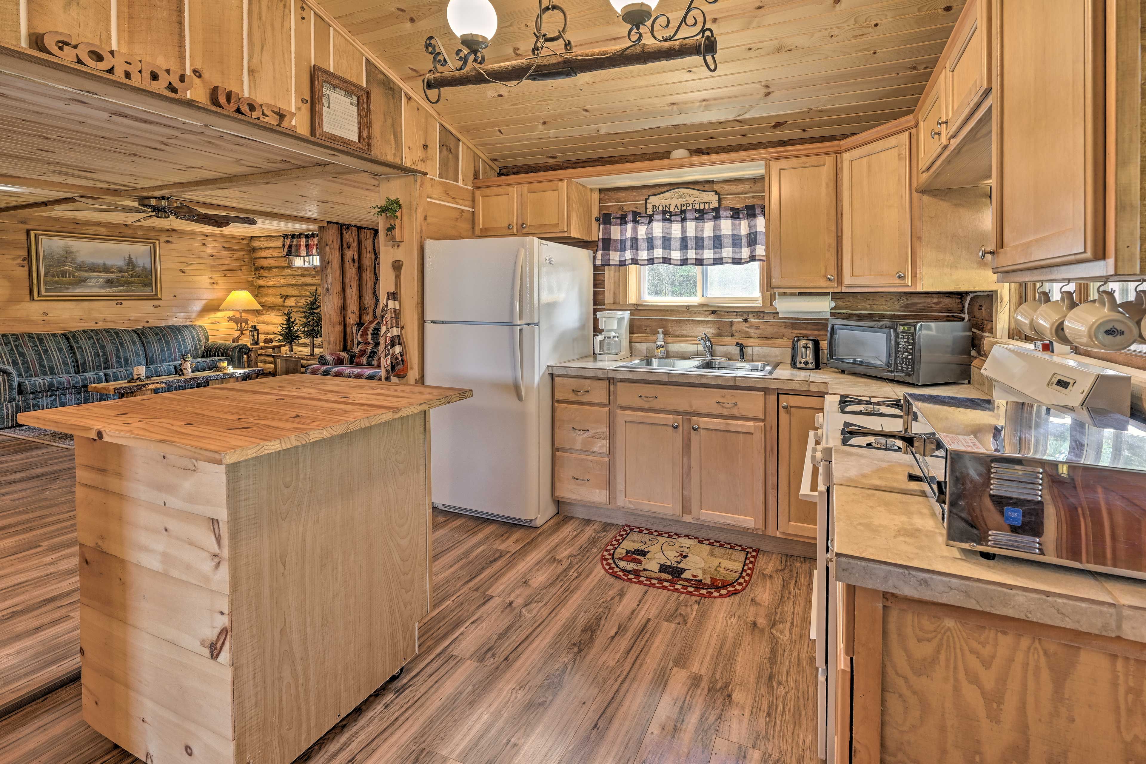 Well-Equipped Kitchen | Toaster