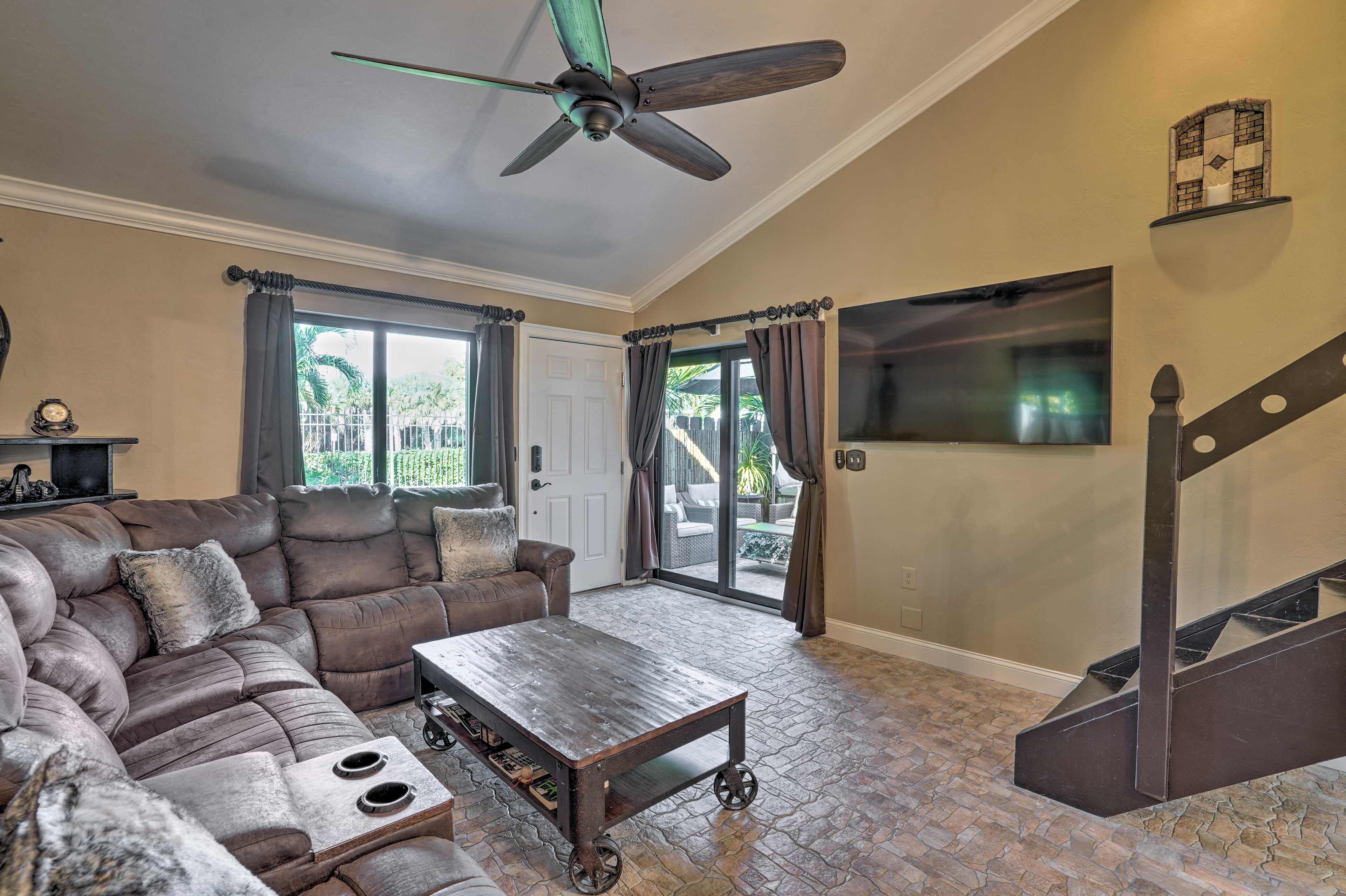 Living Room | Smart TV