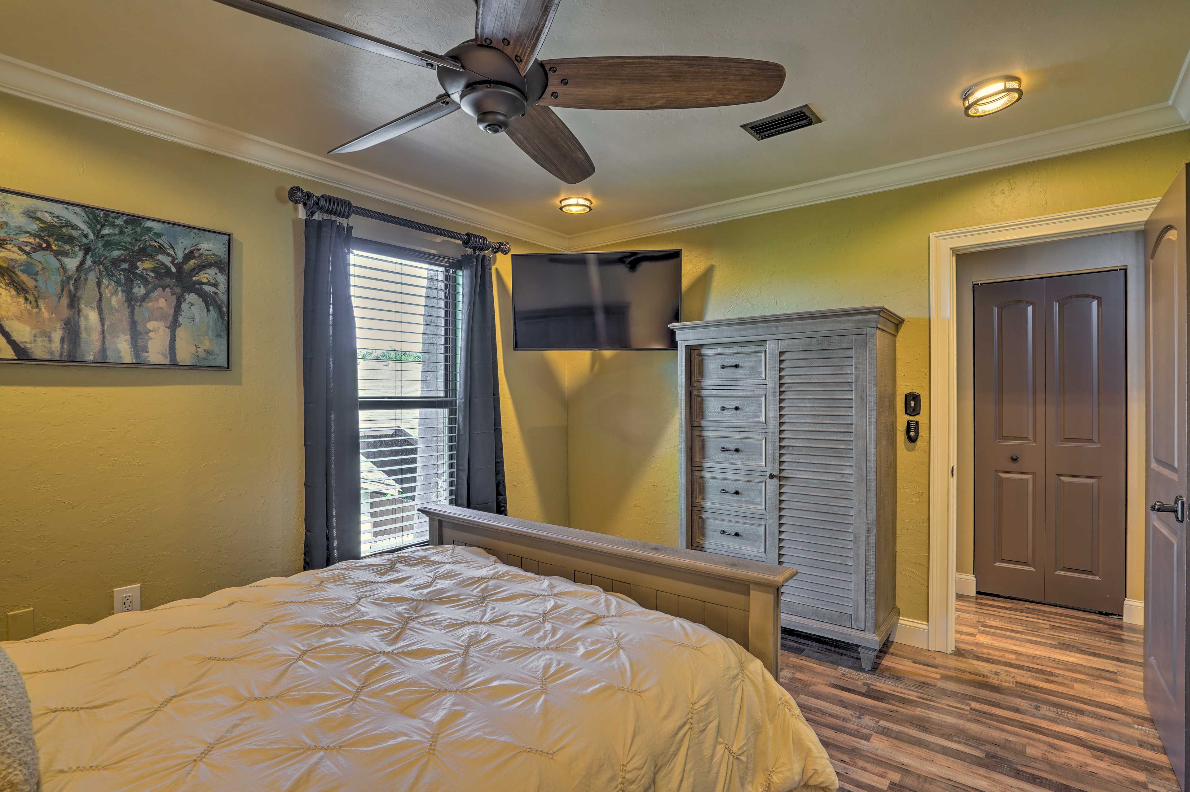 Bedroom 2 | Smart TV