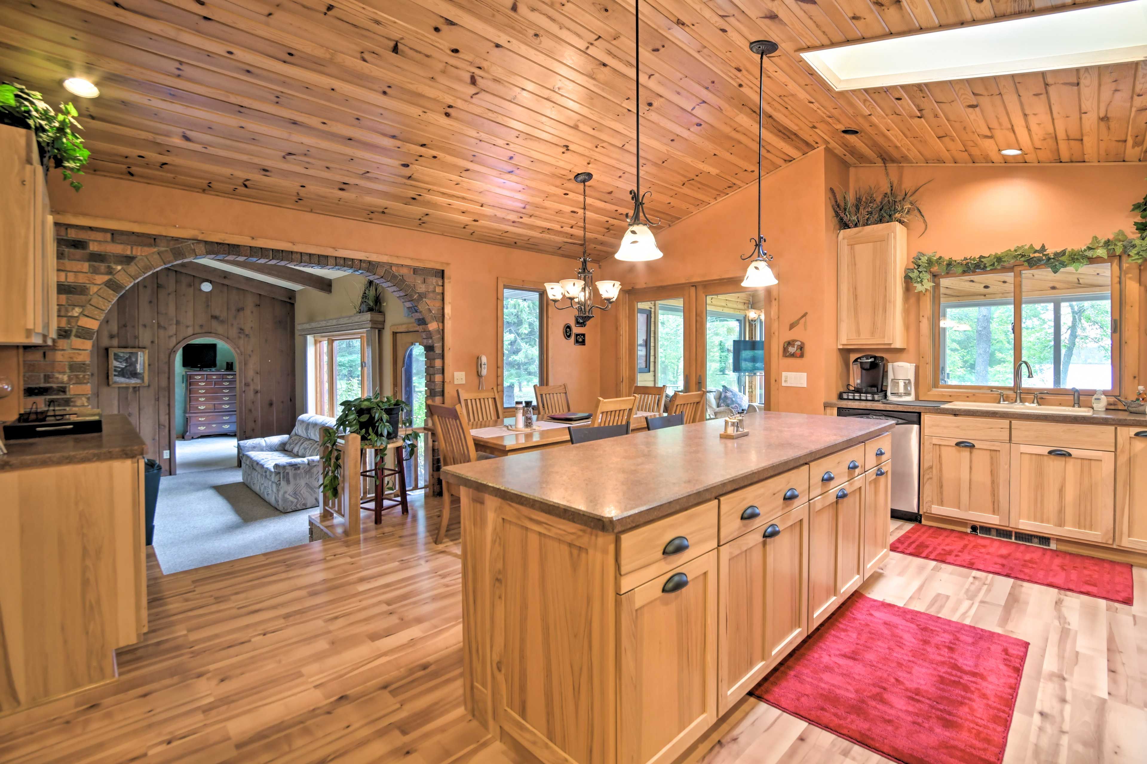 Kitchen | Fully Equipped | 1st Floor | Blender | Ice Maker