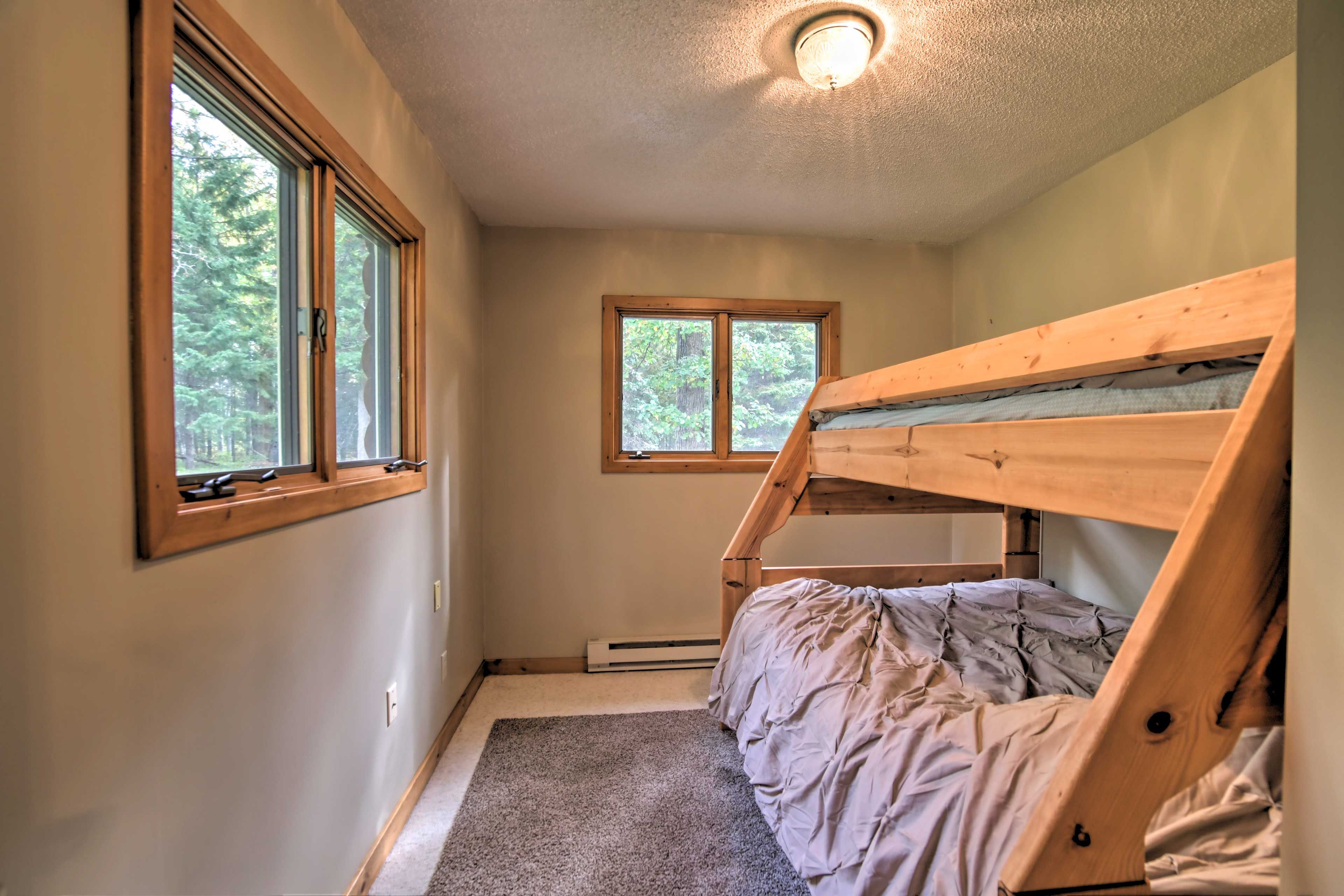 Bedroom 3 | Twin/Full Bunk Bed | 1st Floor