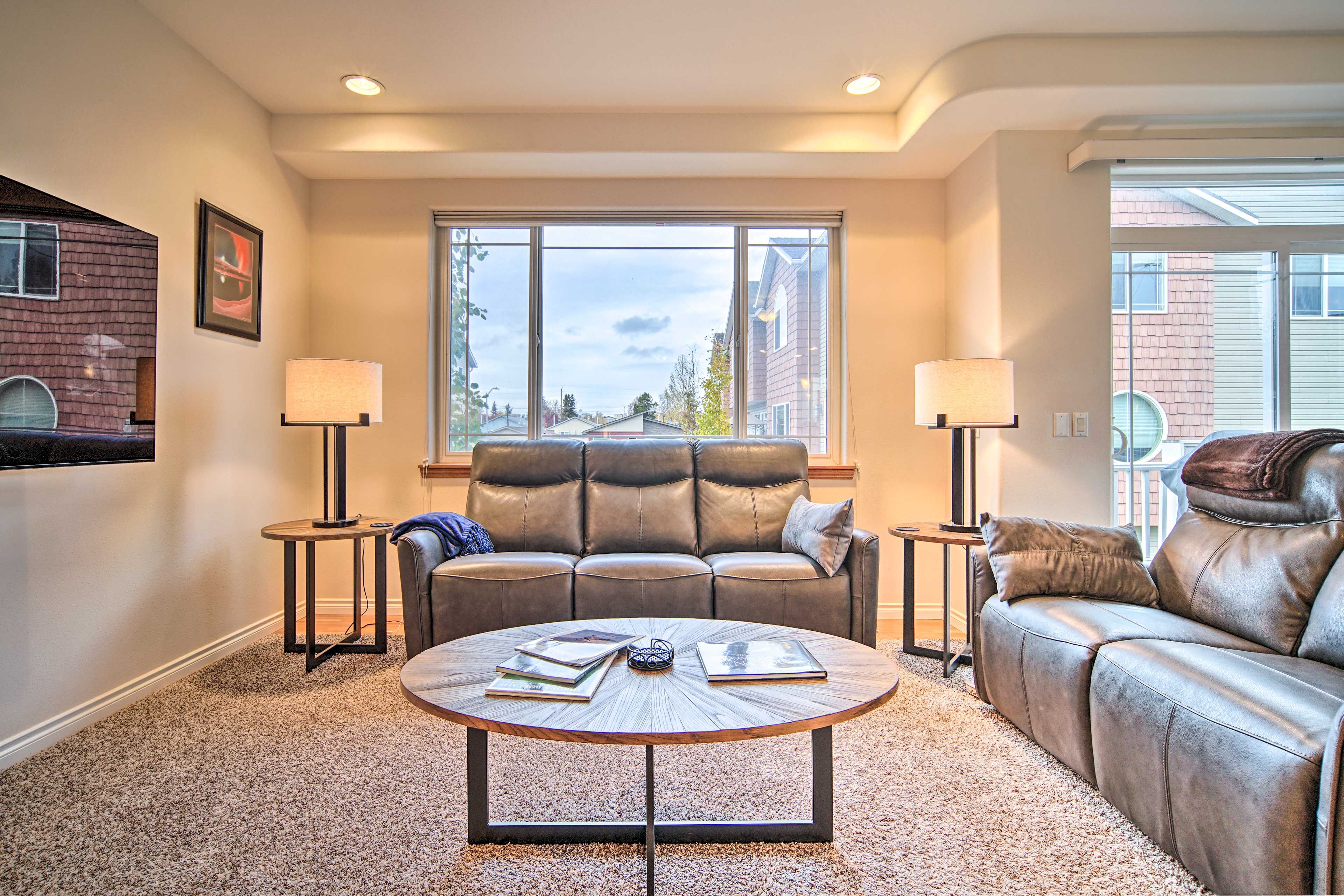 Living Room | Smart TV | Free WiFi