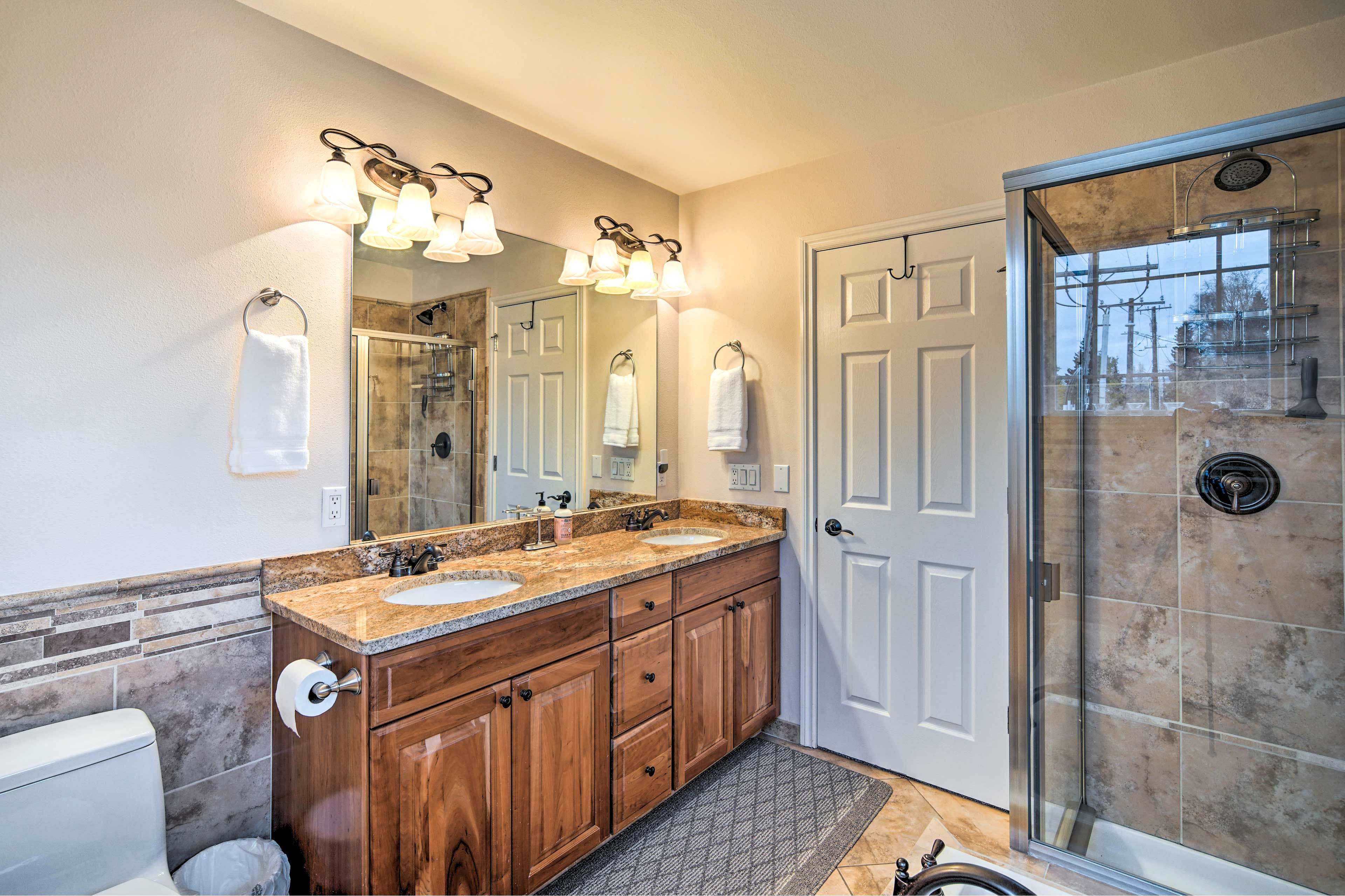 Full En-Suite Bathroom