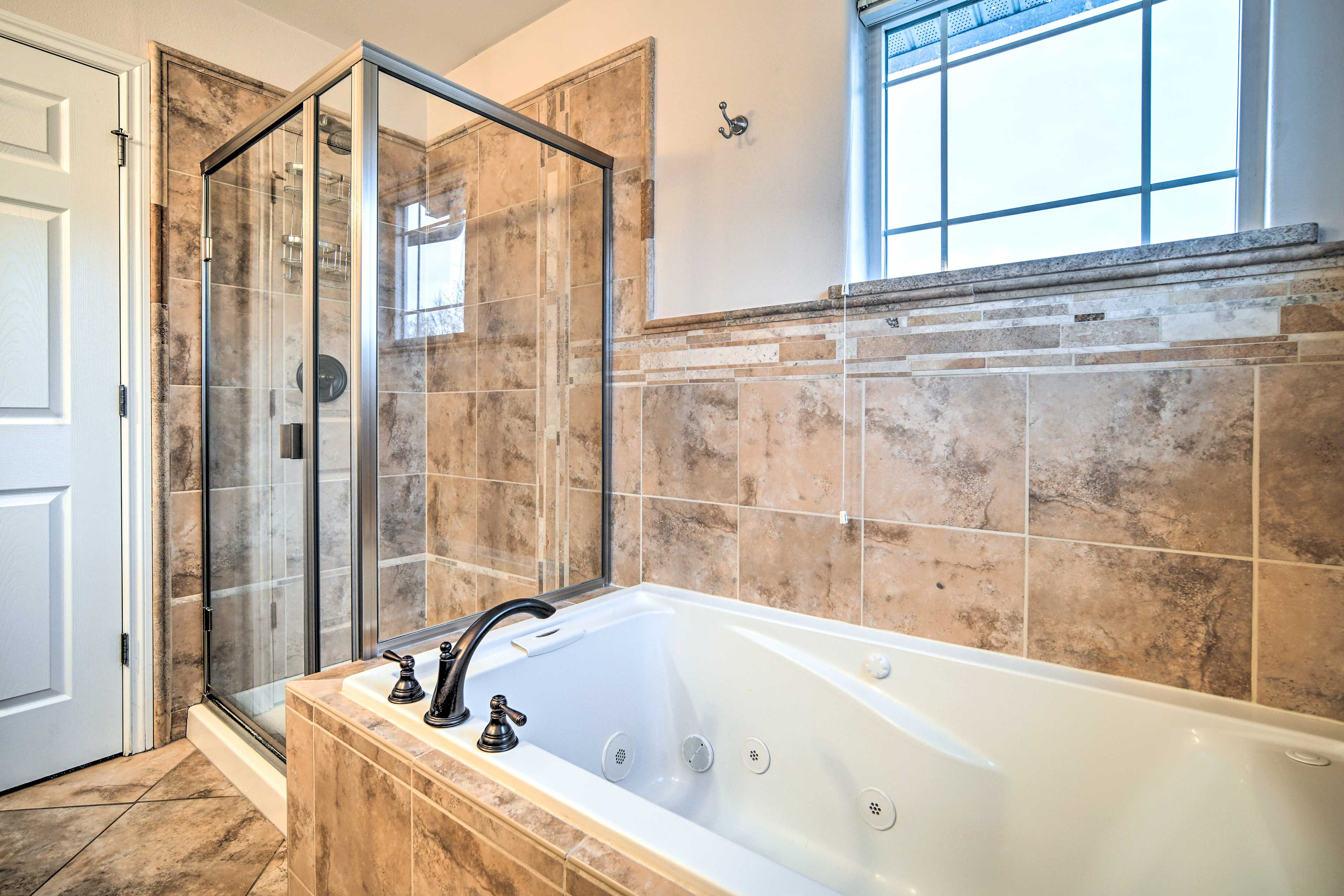 Full En-Suite Bathroom