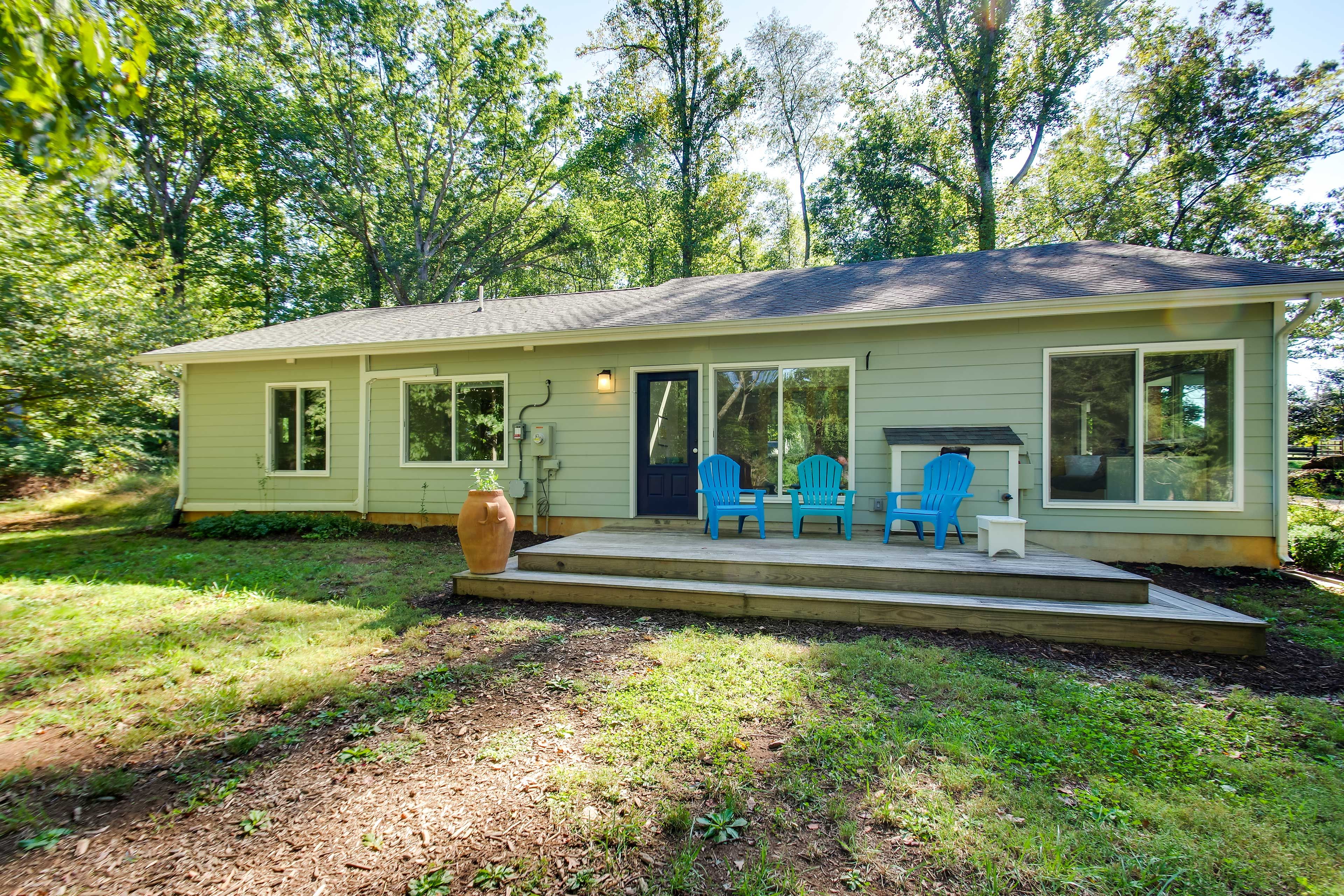 Deck | 1,250 Sq Ft | Solar Powered