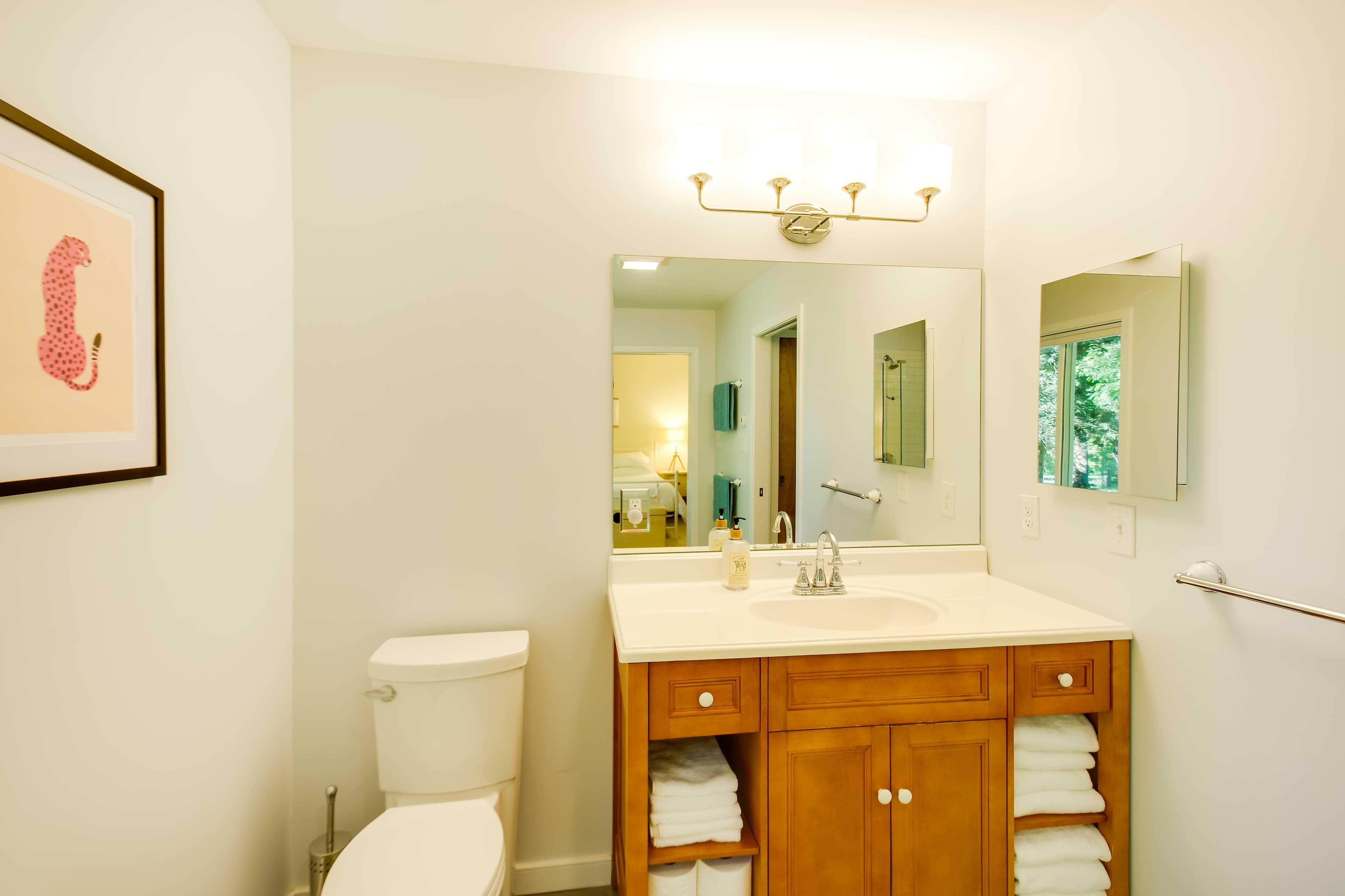 Bathroom 1 | Towels Provided