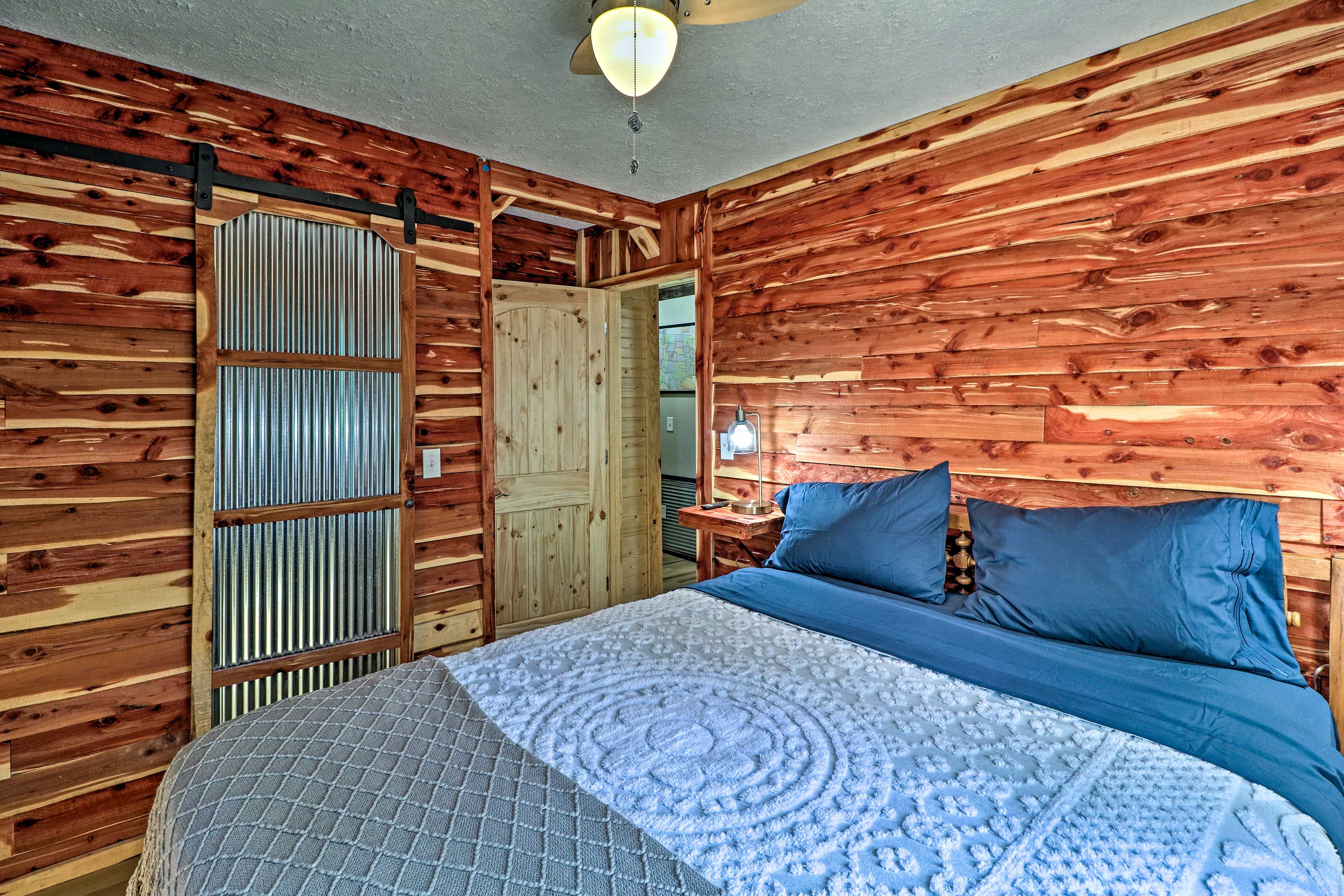 Bedroom 2 | Queen Bed