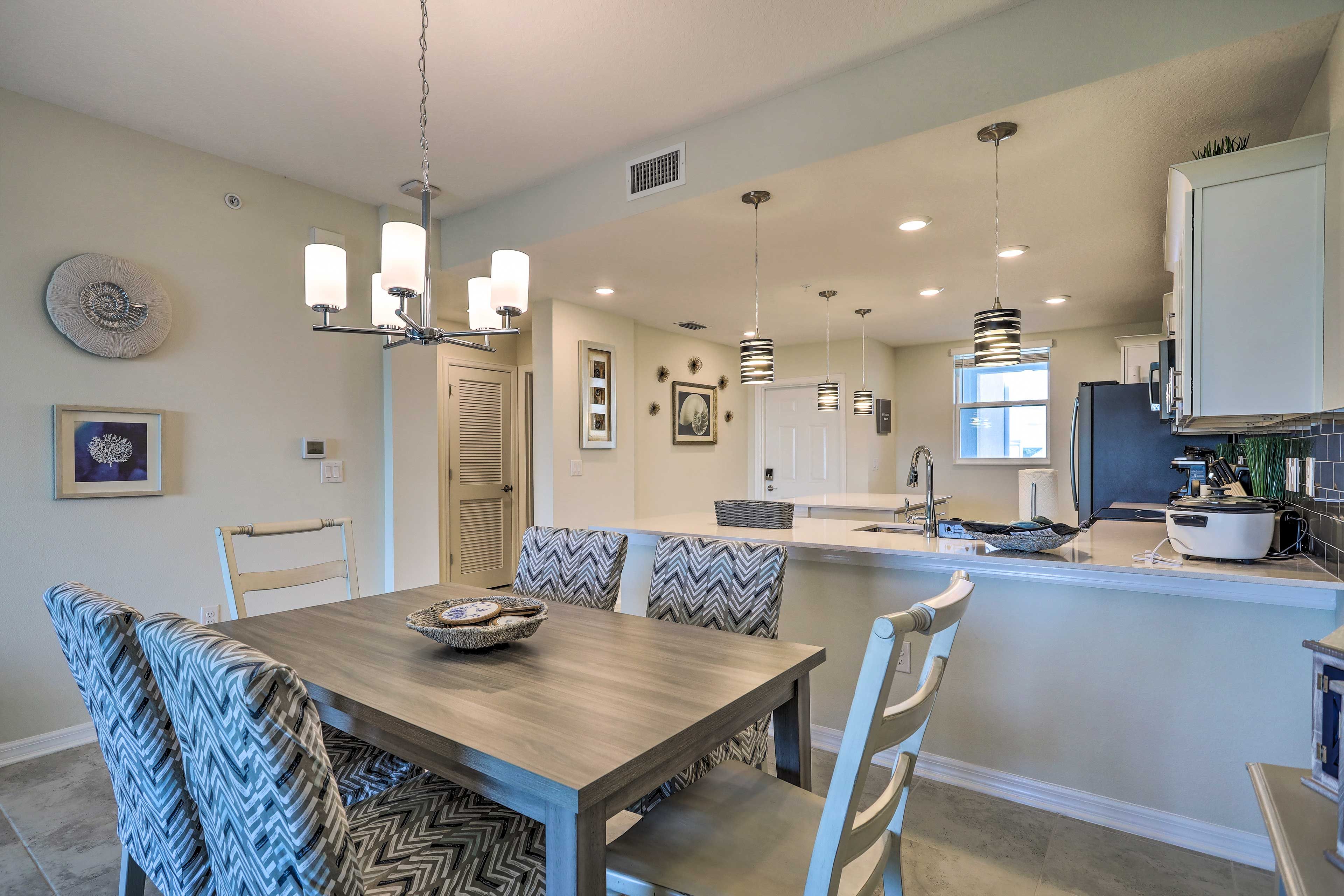 Dining Area | Kitchen