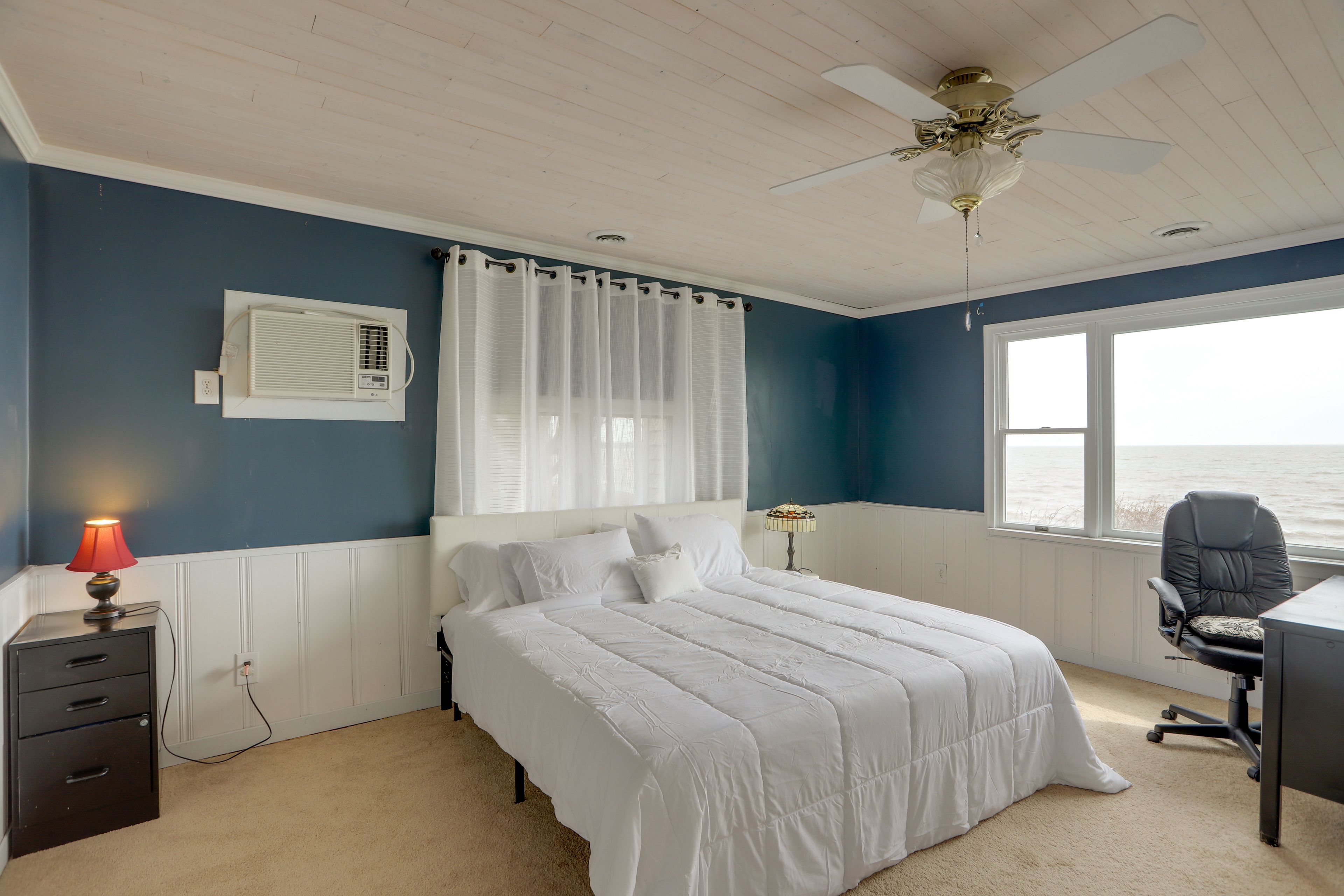 Bedroom 2 | King Bed | 2nd Floor