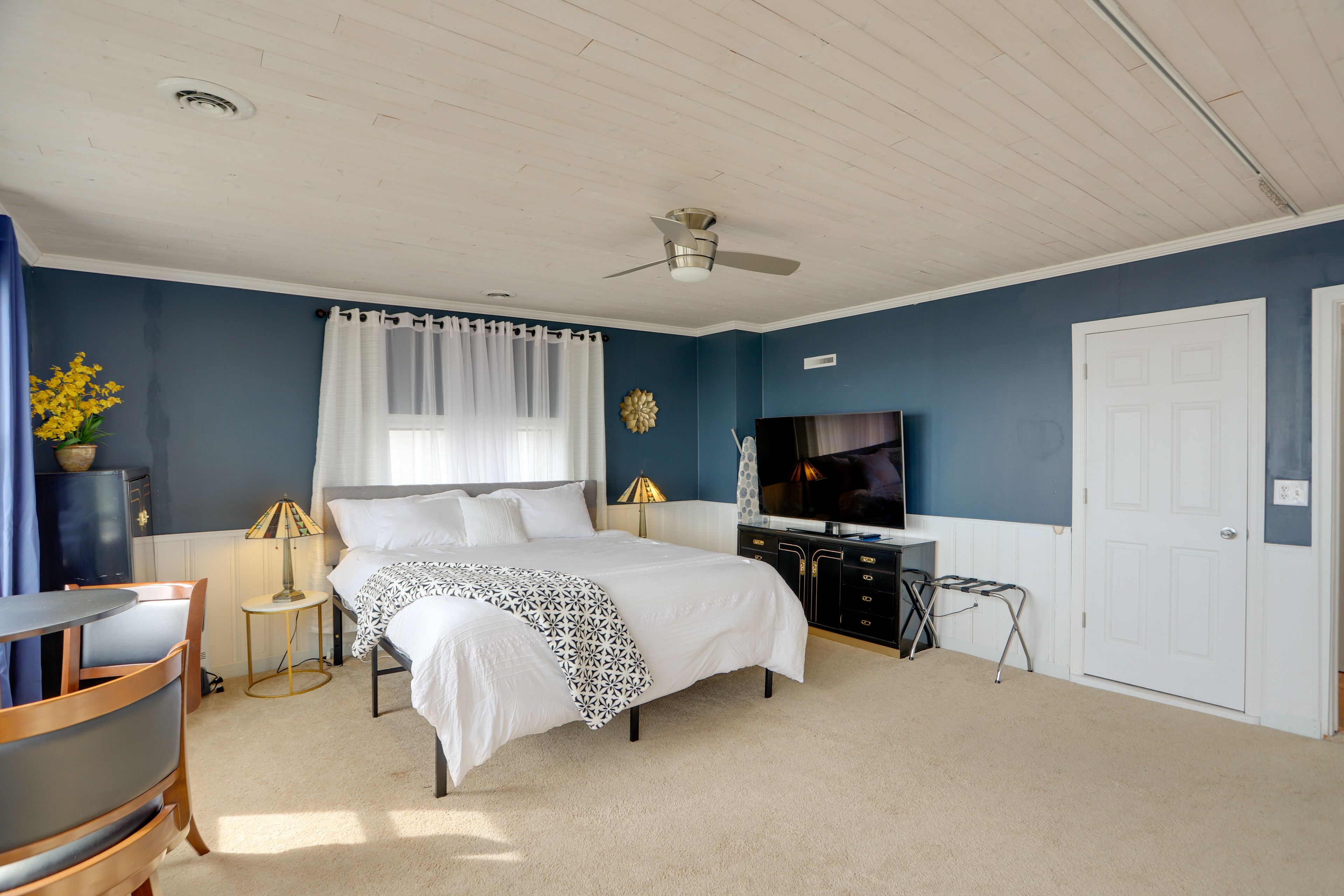 Bedroom 1 | King Bed | 2nd Floor | Stairs Required