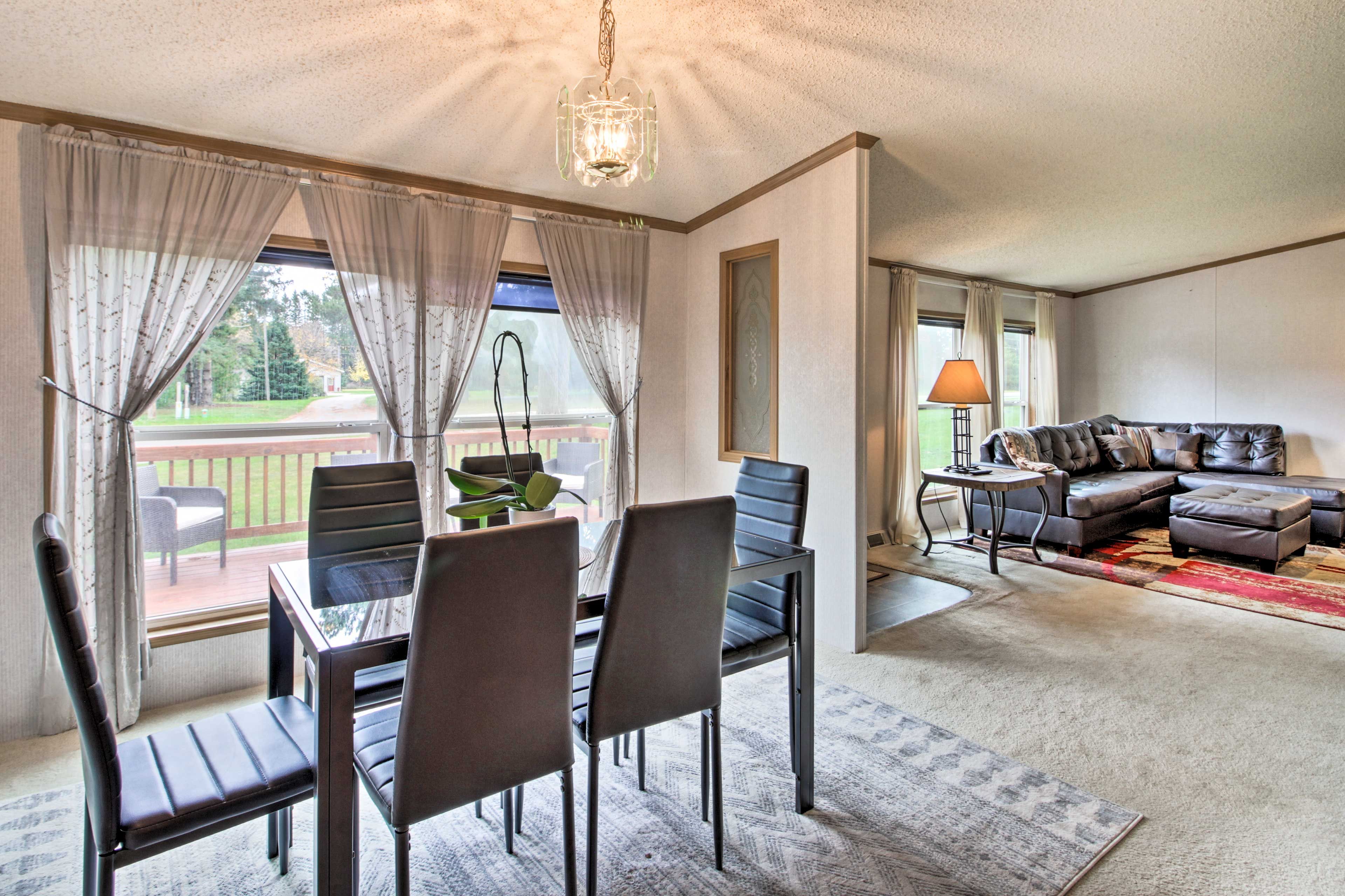 Dining Area, Front Entrance & Living Room | Paper Towels & Trash Bags Provided