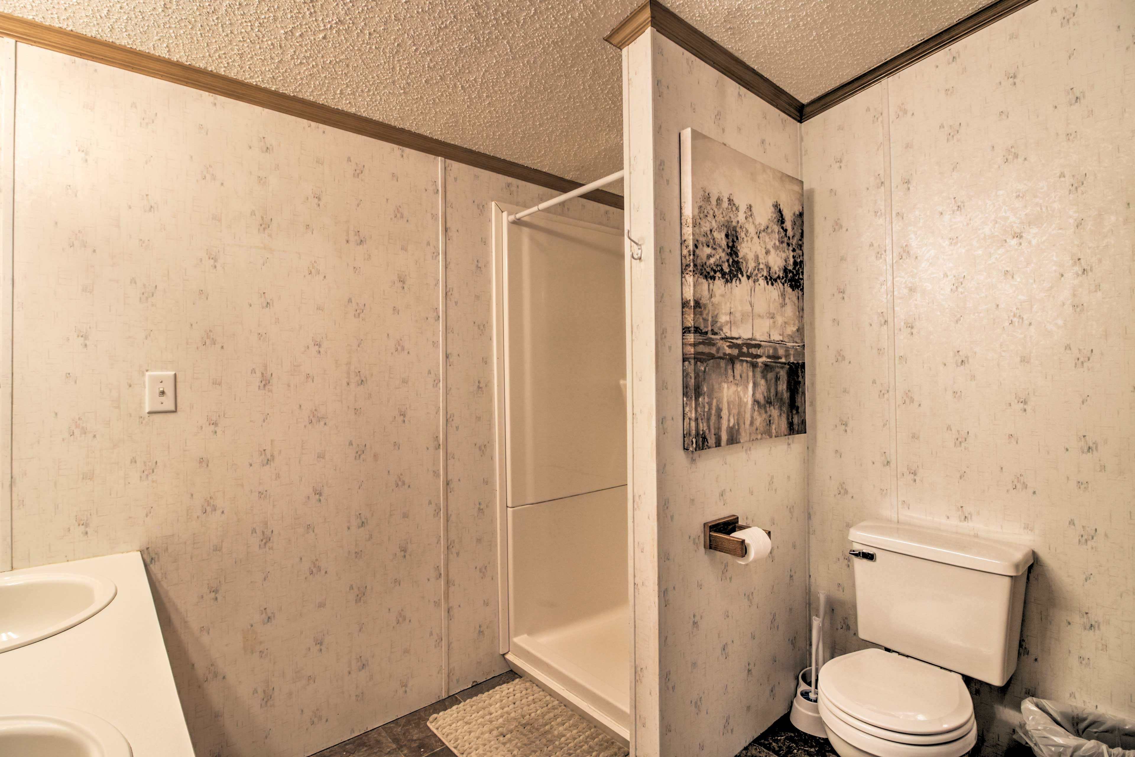 En-Suite Bathroom | Towels Provided