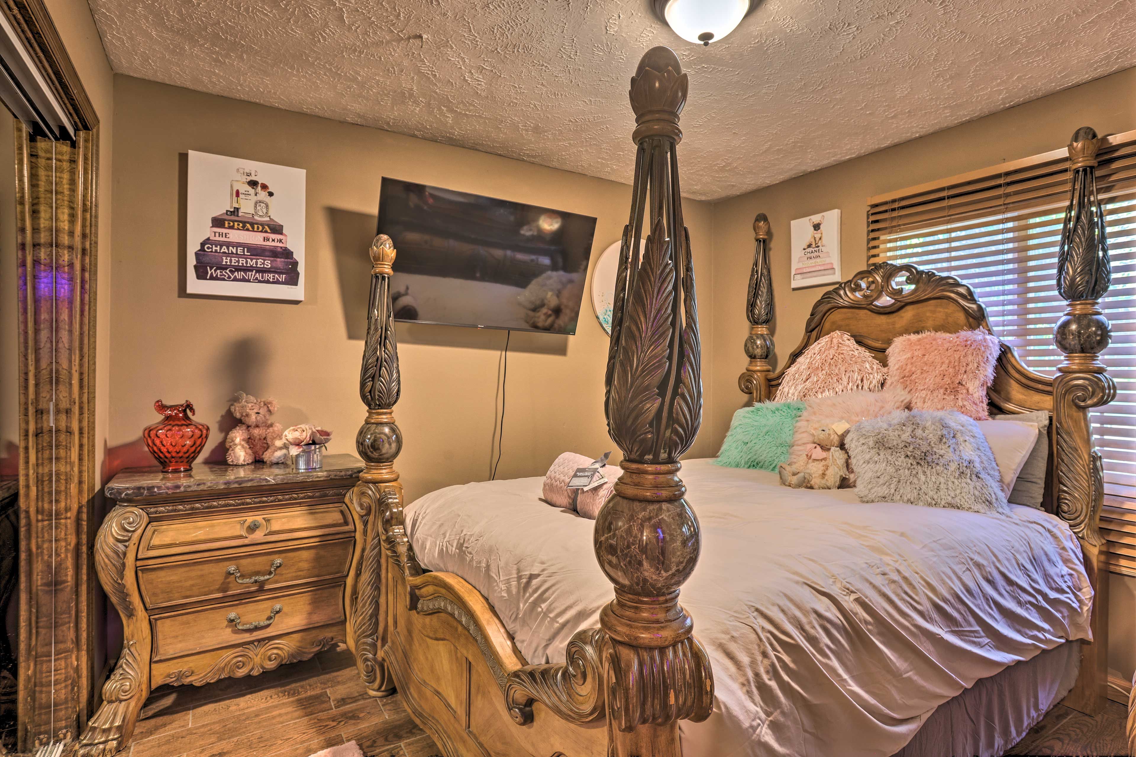 Bedroom 2 | Queen Bed