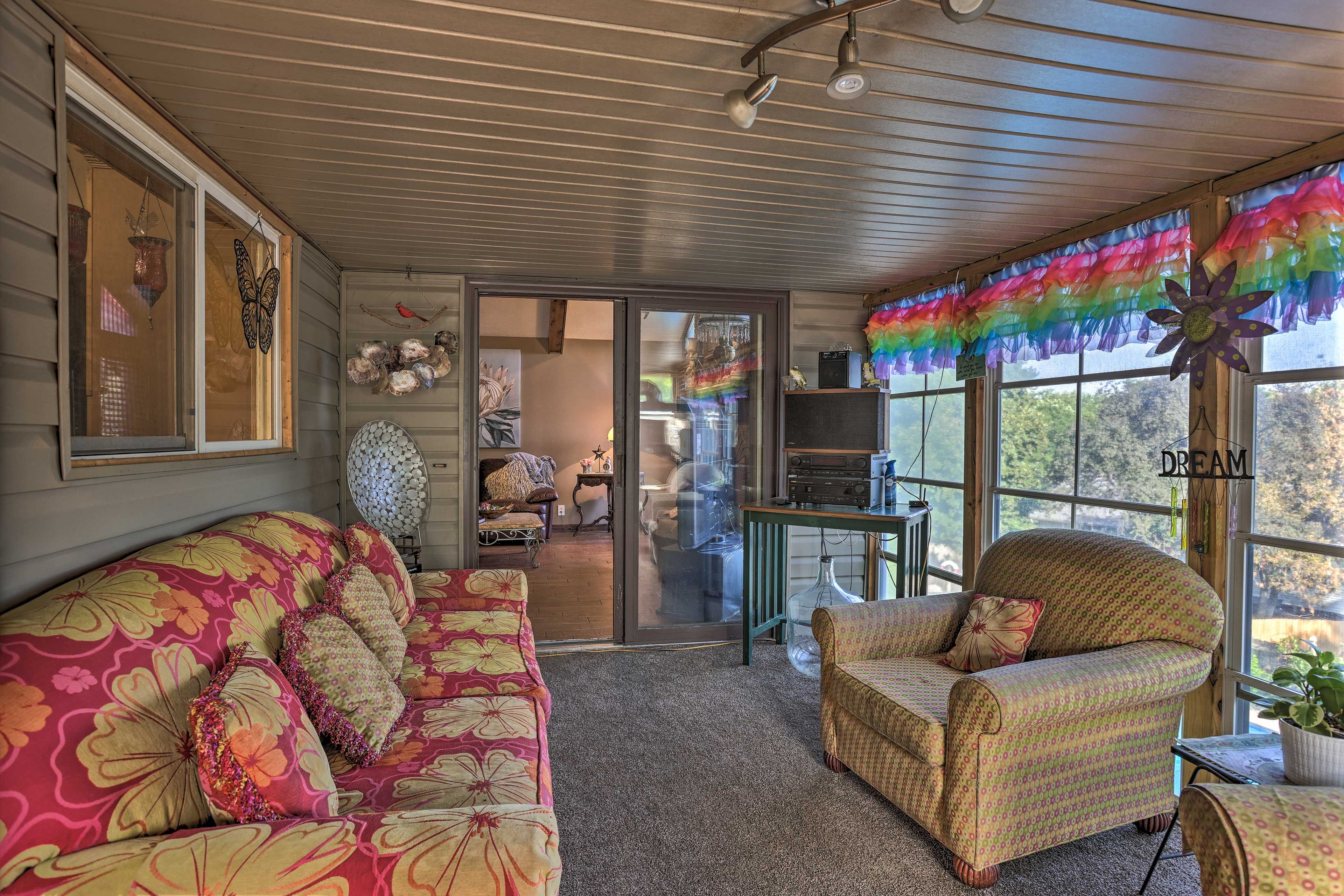 Sunroom | Stereo System