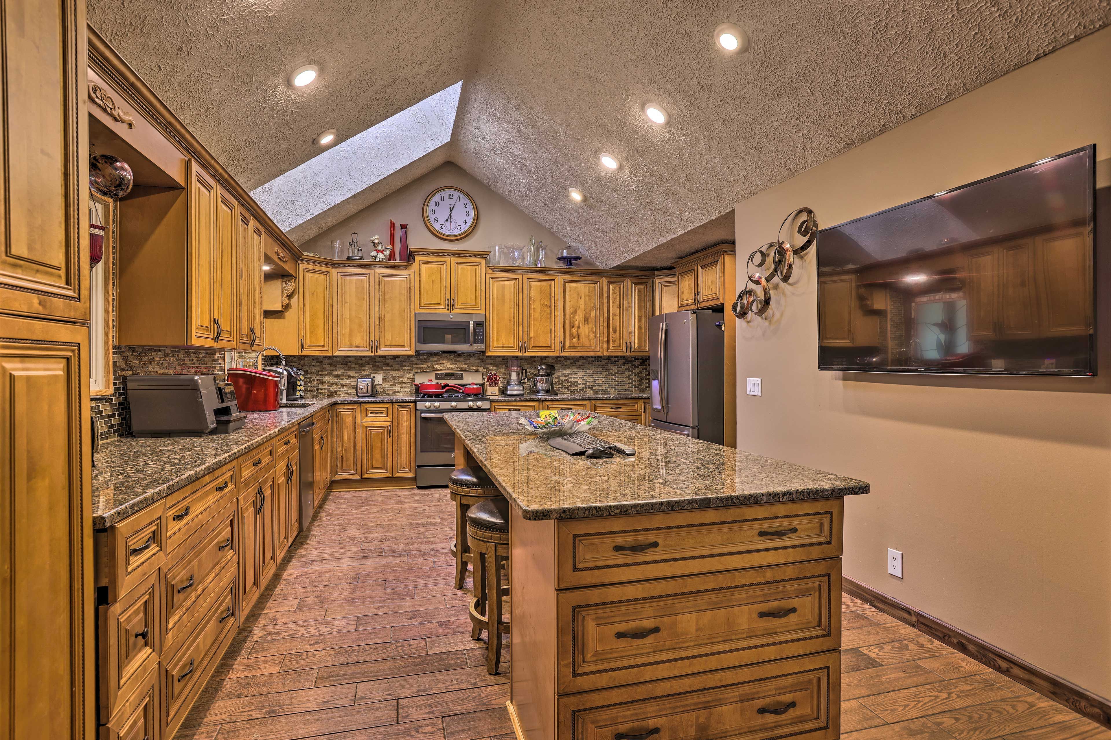 Kitchen | Dishware & Flatware Provided