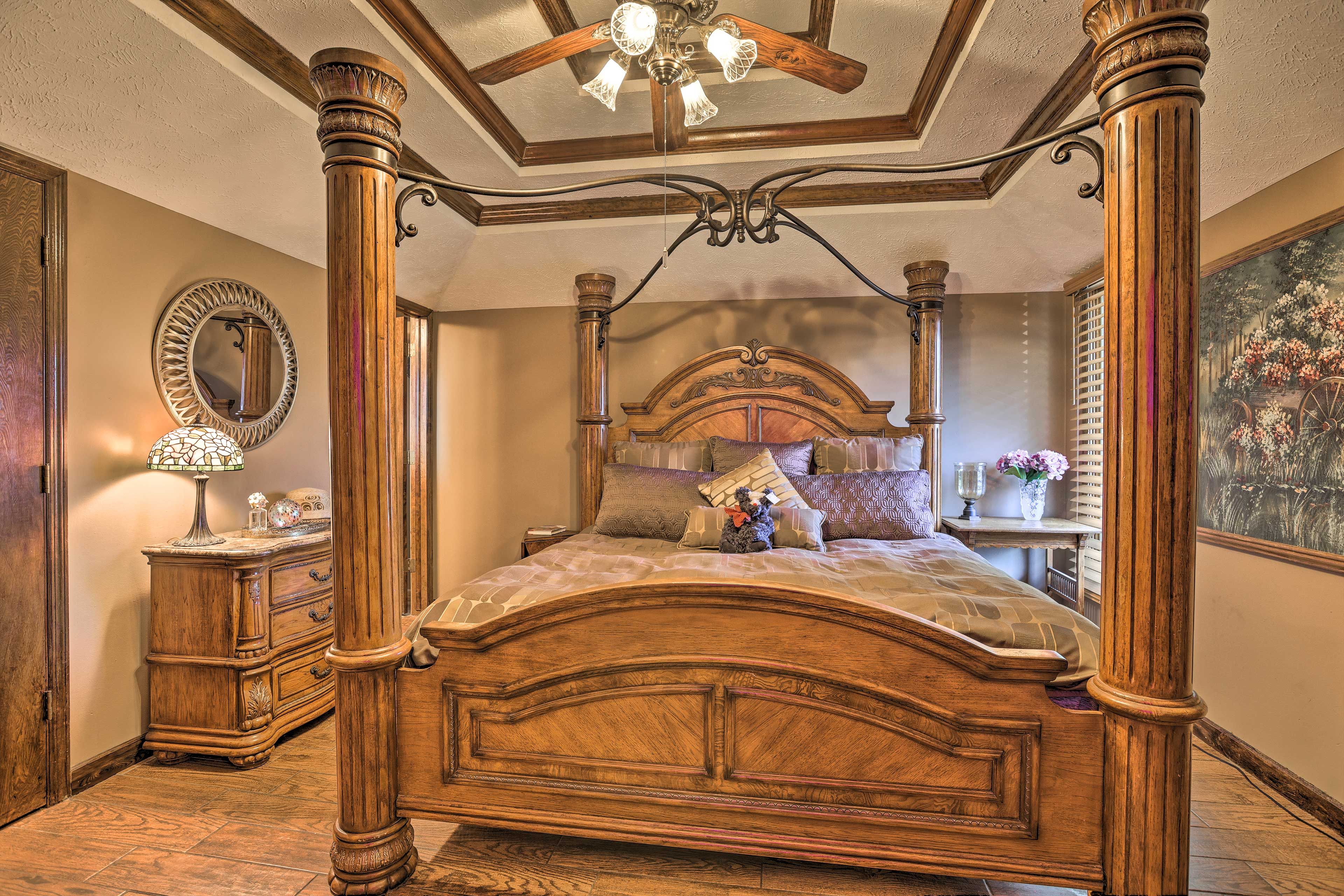 Bedroom 1 | King Bed