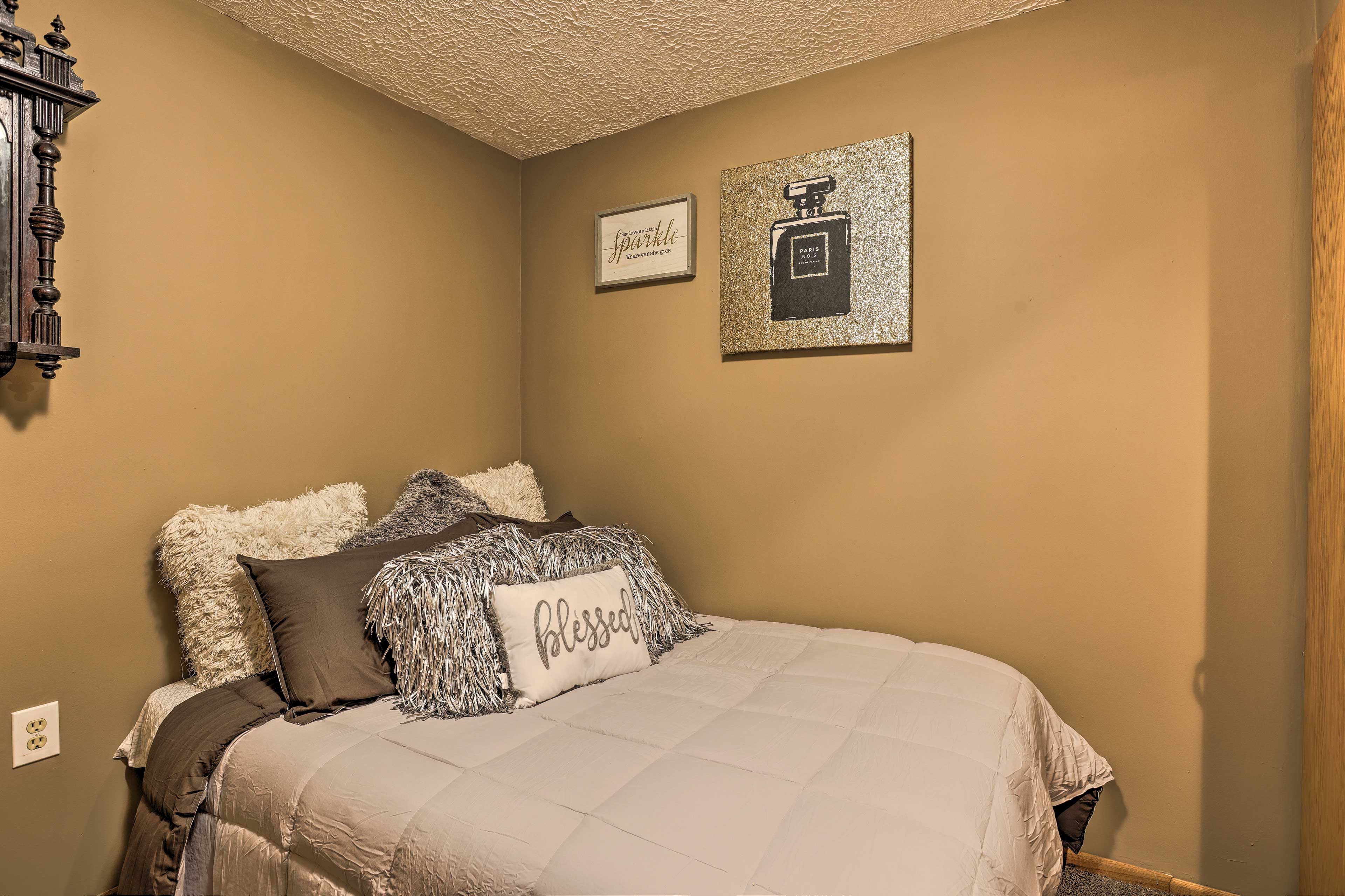 Bedroom | Linens Provided | Smart TV