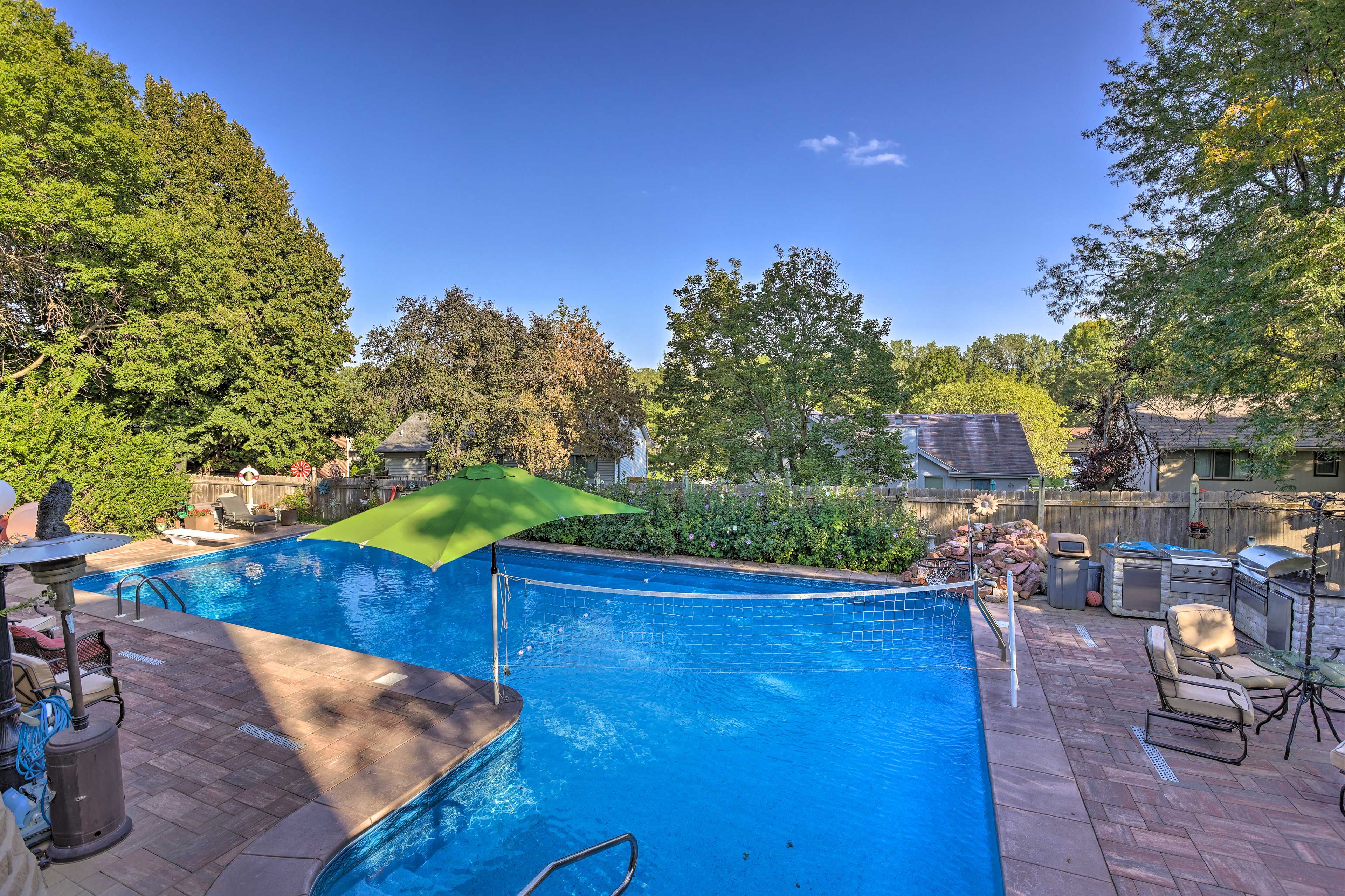 Shared Exterior Space | Outdoor Kitchen