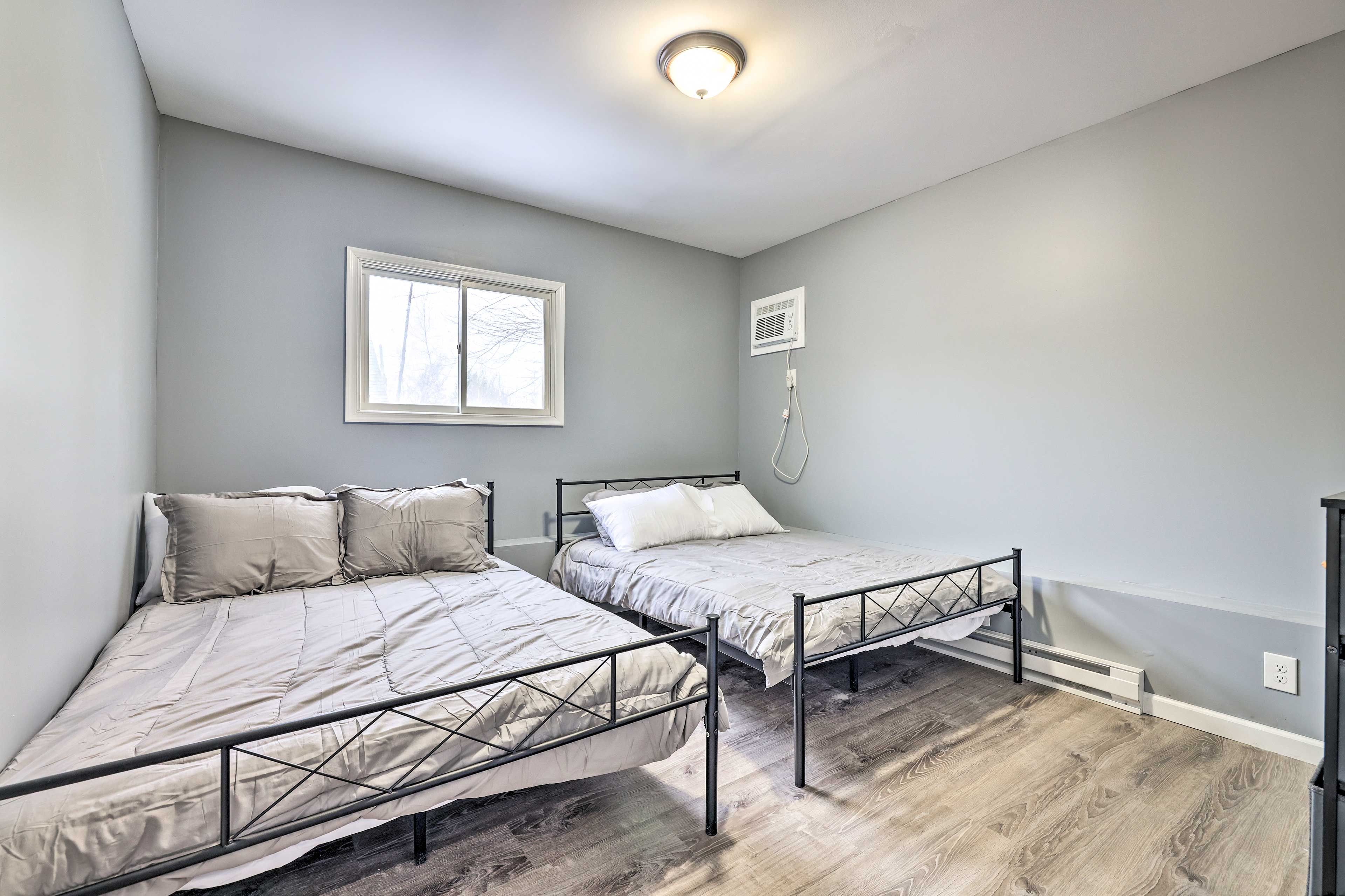 Bathroom 4 | 2 Full Beds