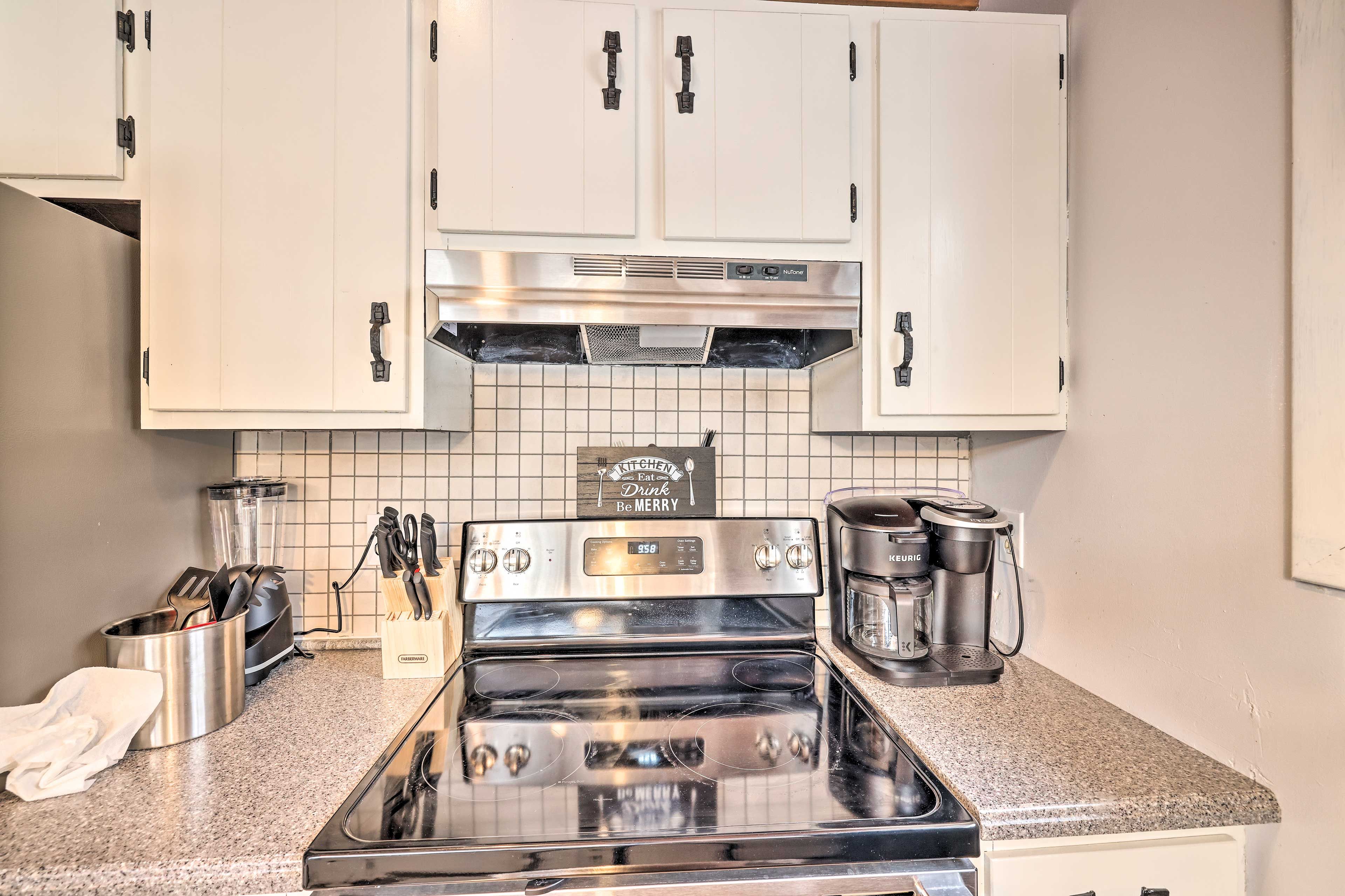 Well-Equipped Kitchen | Keurig Single-Serve & Drip Coffee Maker