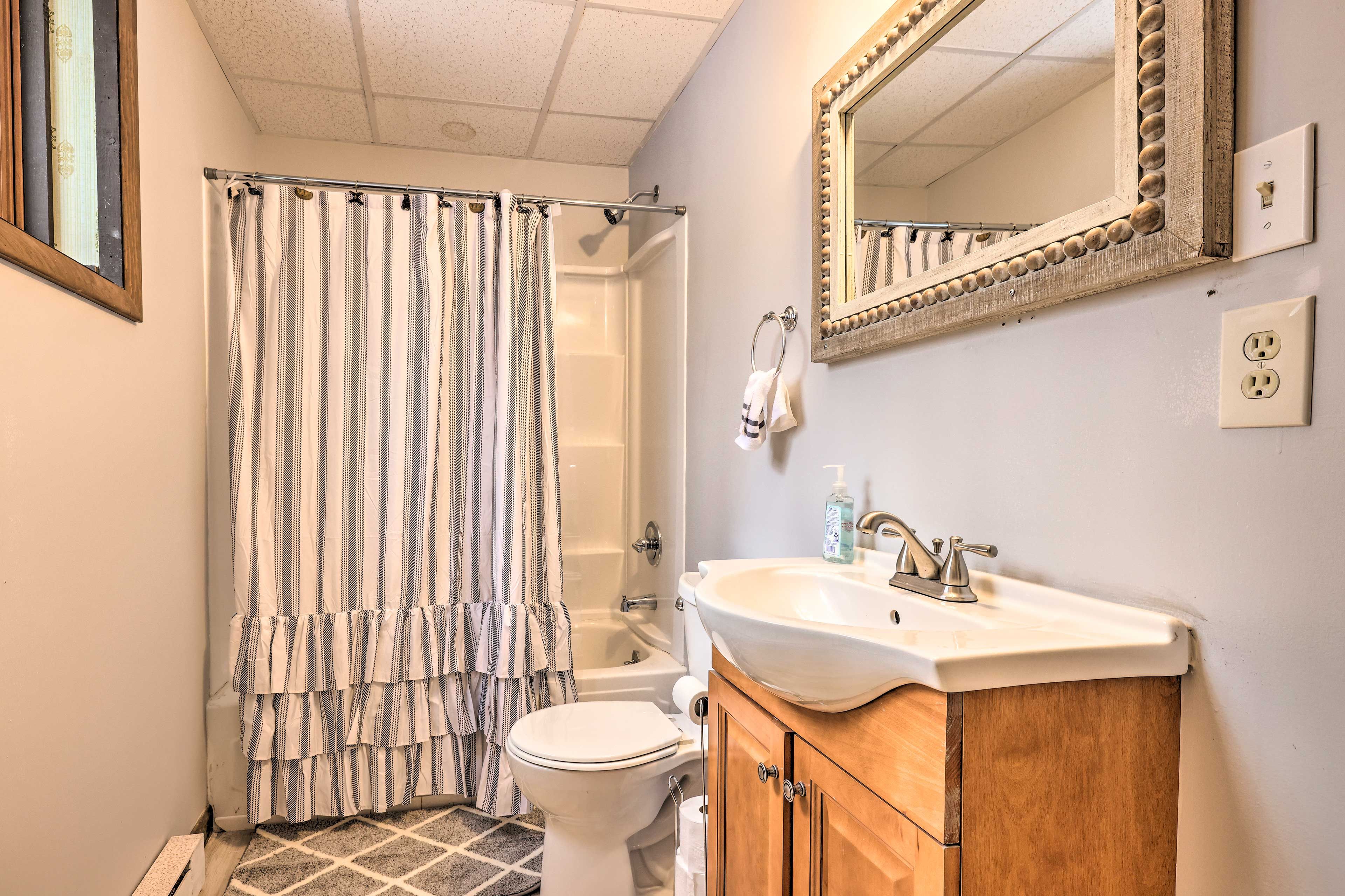 Full Bathroom