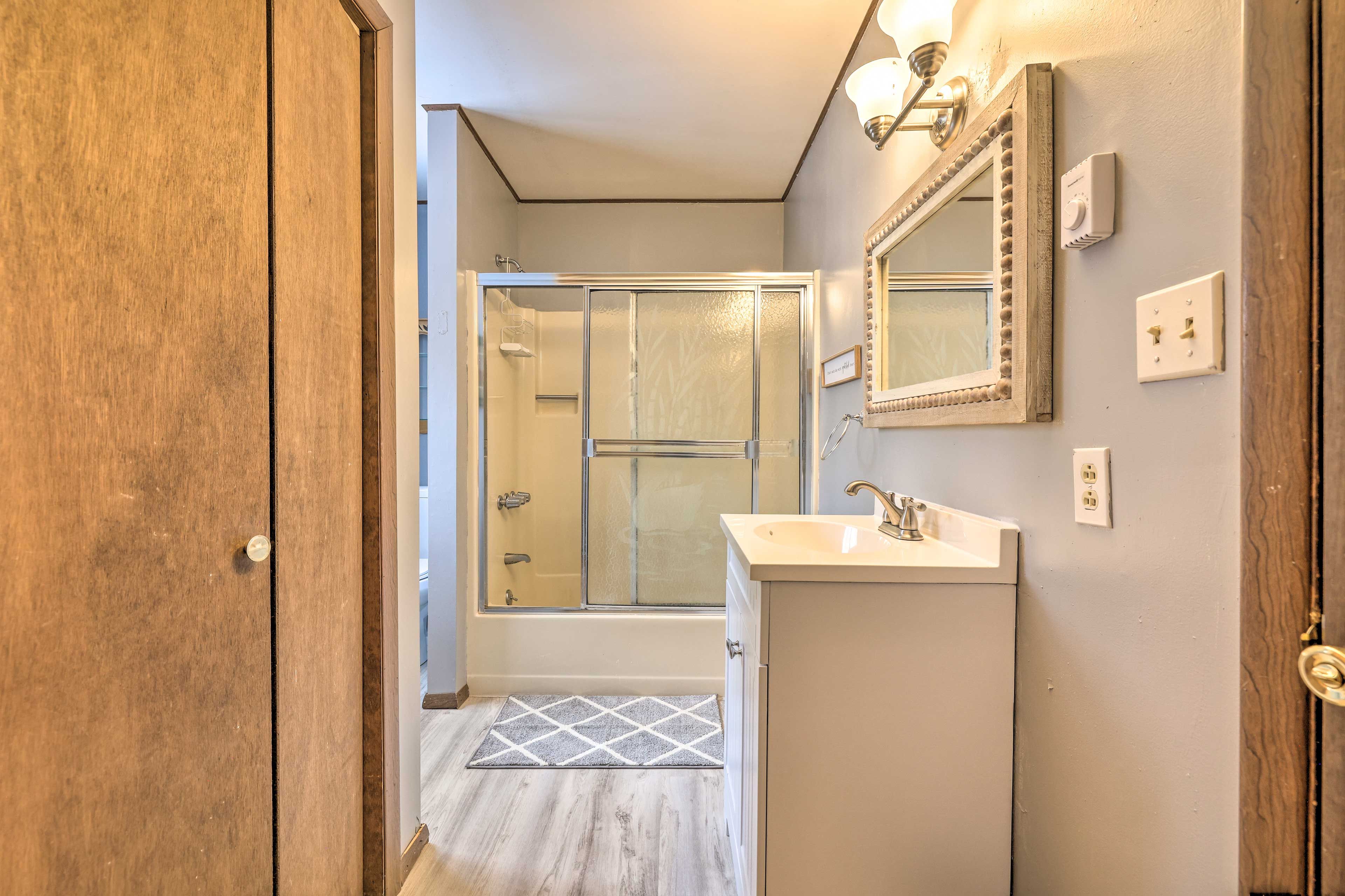 En-Suite Bathroom | Complimentary Toiletries