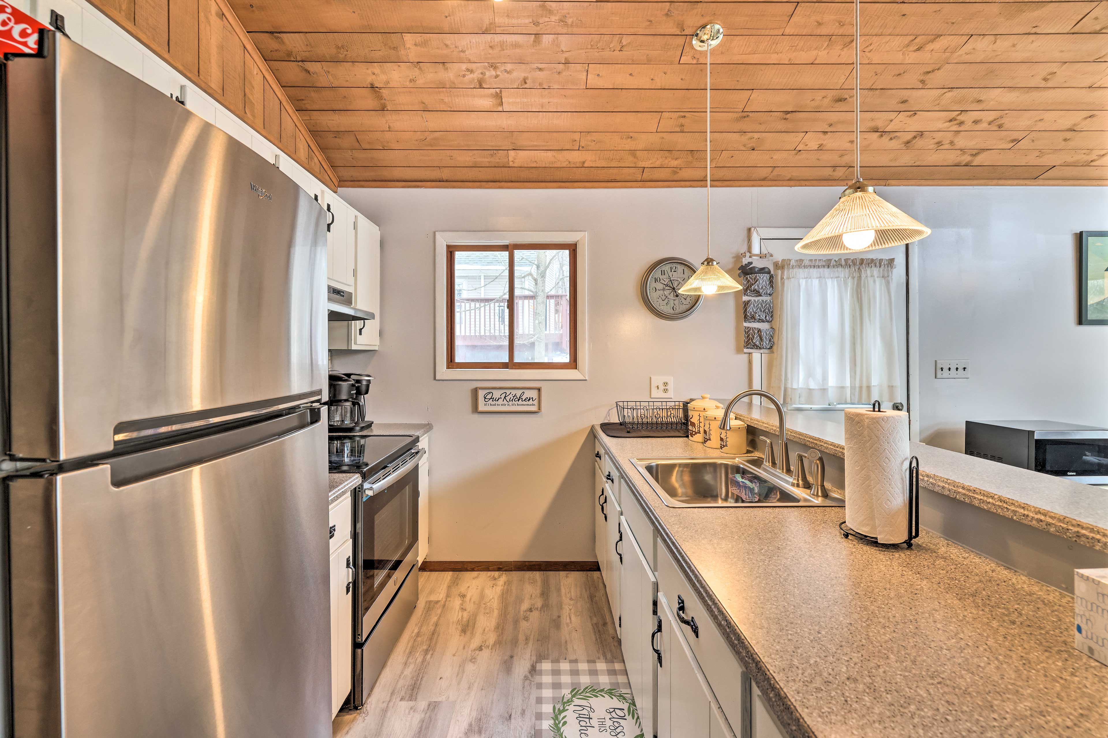 Well-Equipped Kitchen | Stainless Steel Appliances | Basic Cooking Essentials