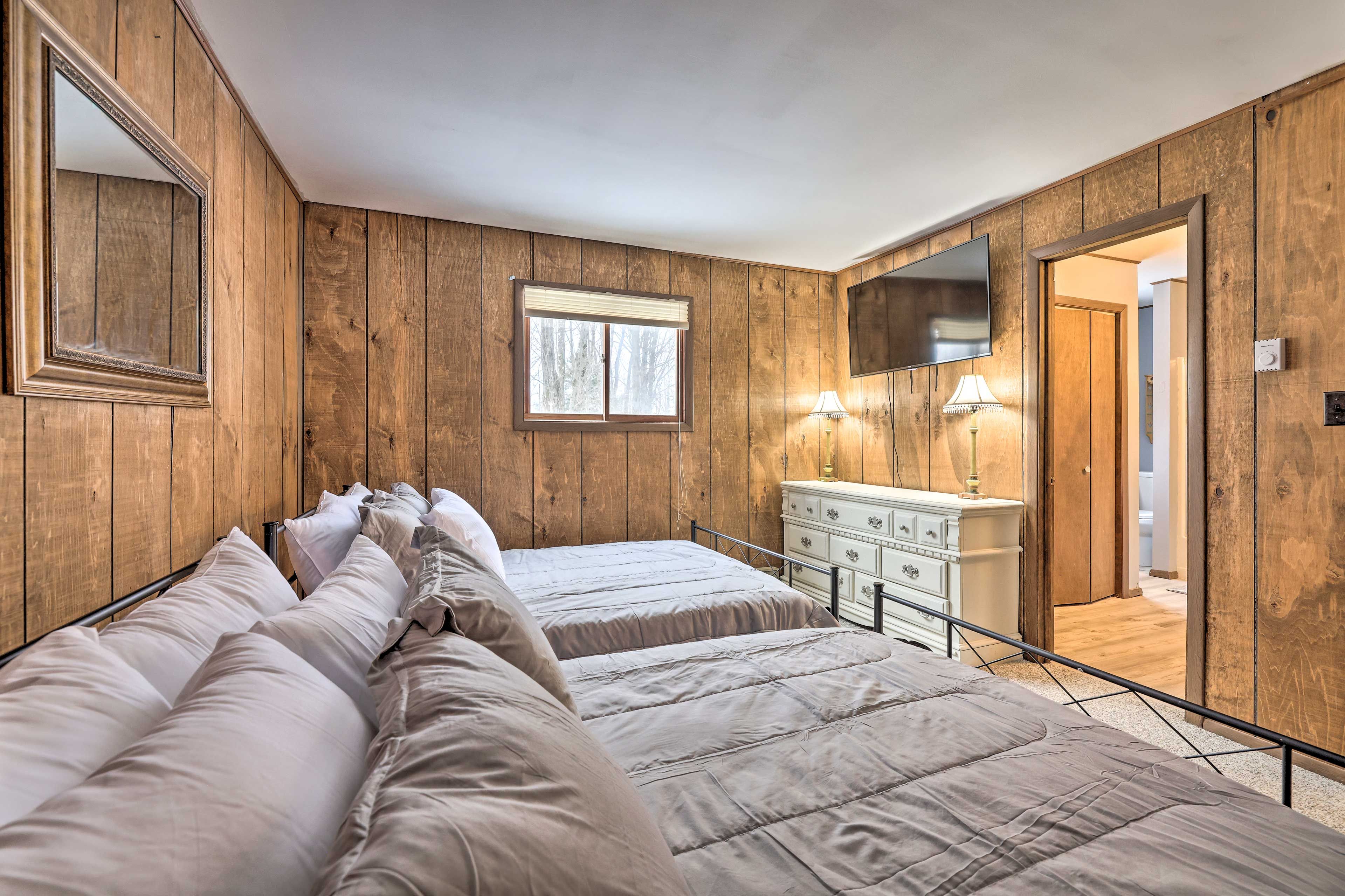 Bedroom 1 | Linens & Towels Provided
