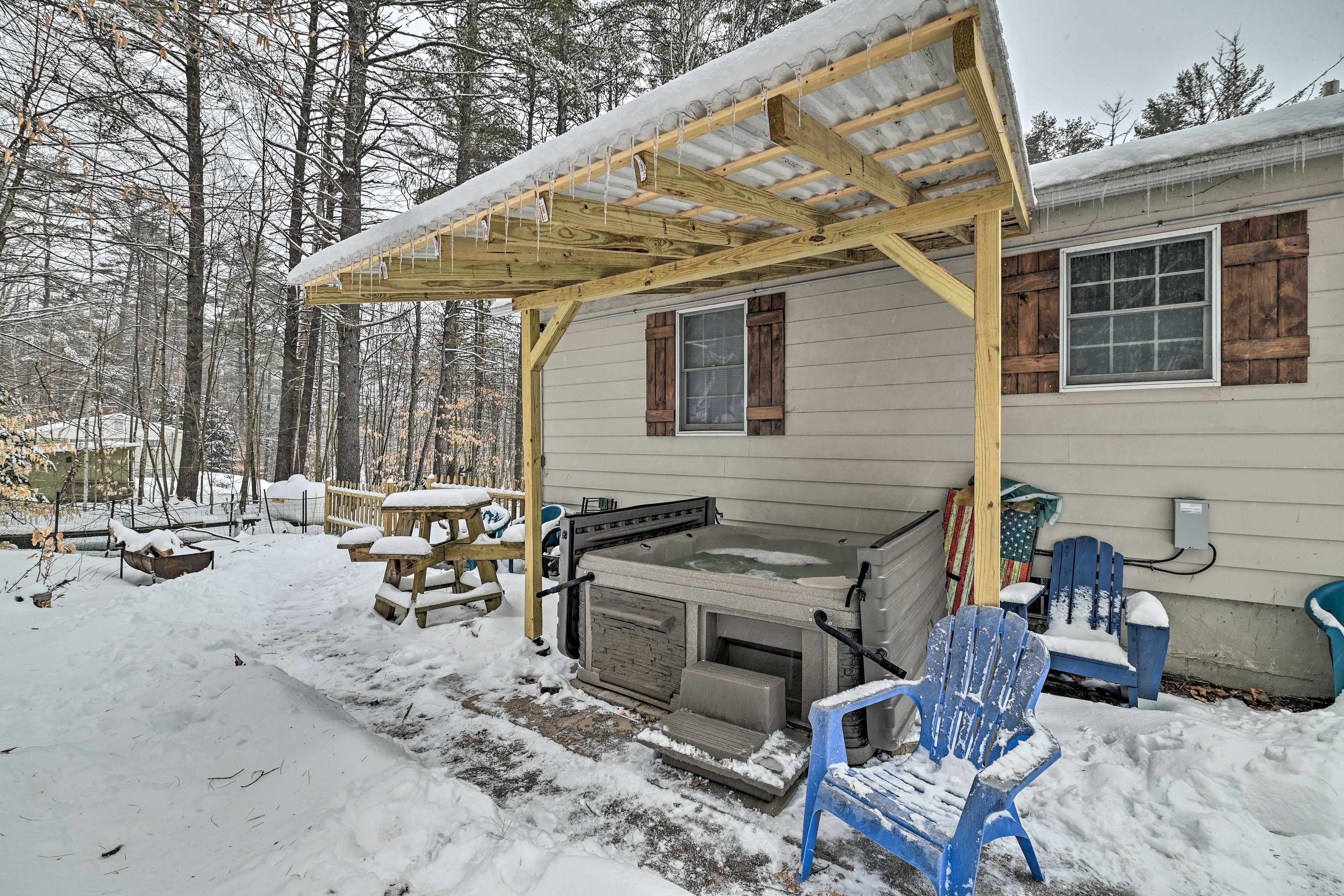 Deck | Private Hot Tub