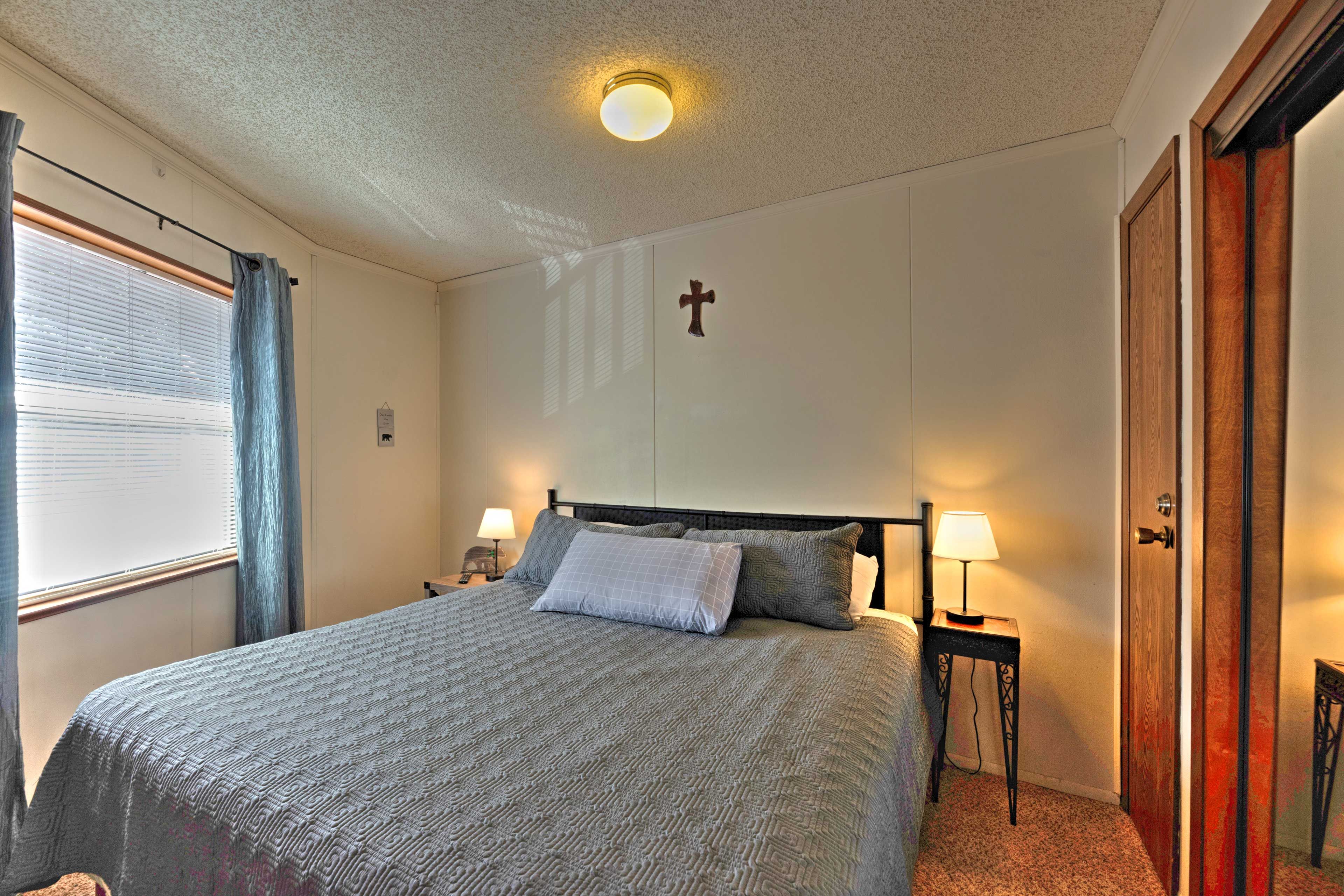 Bedroom | King Bed | Main Floor | No Stairs to Access
