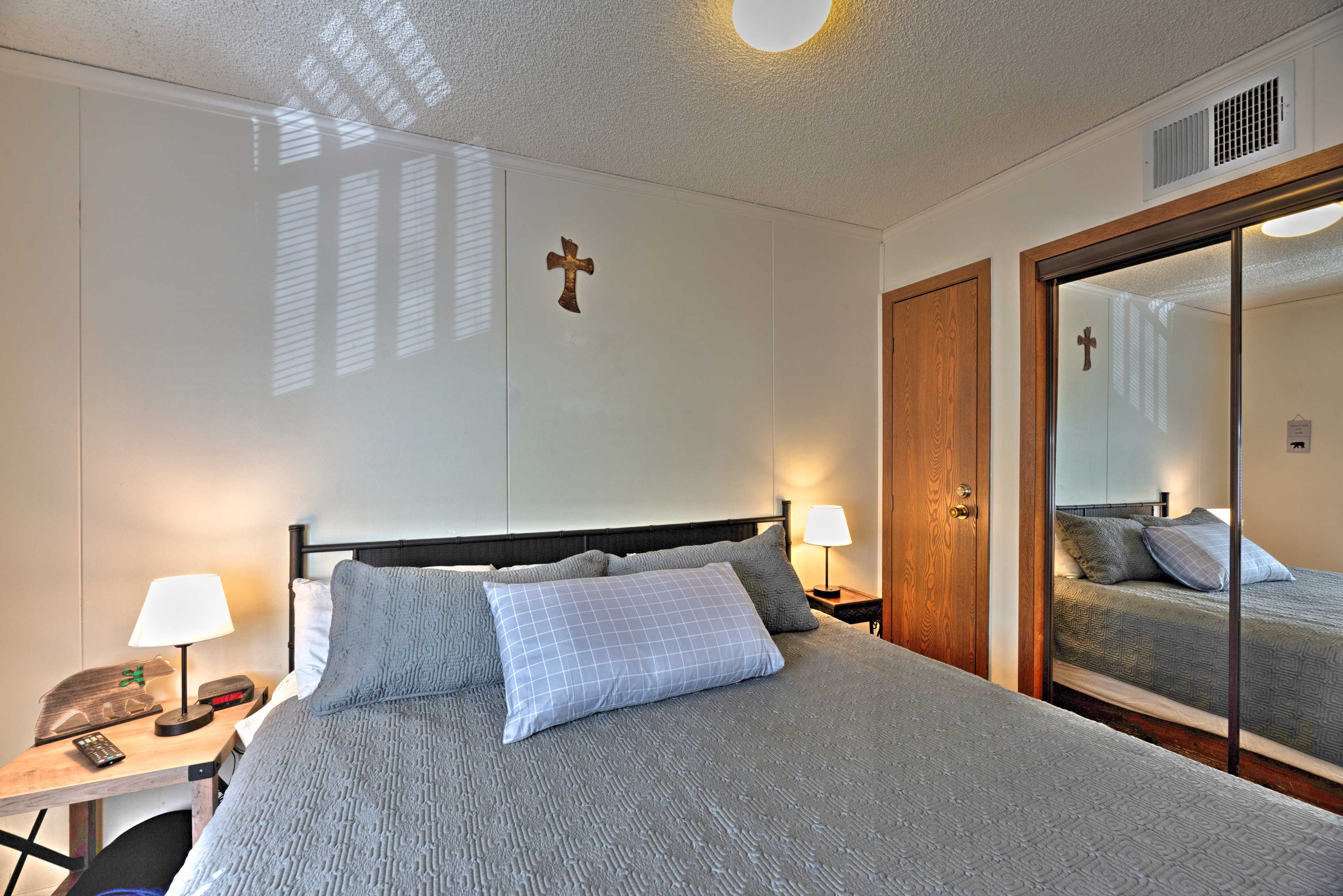 Bedroom | Linens Provided