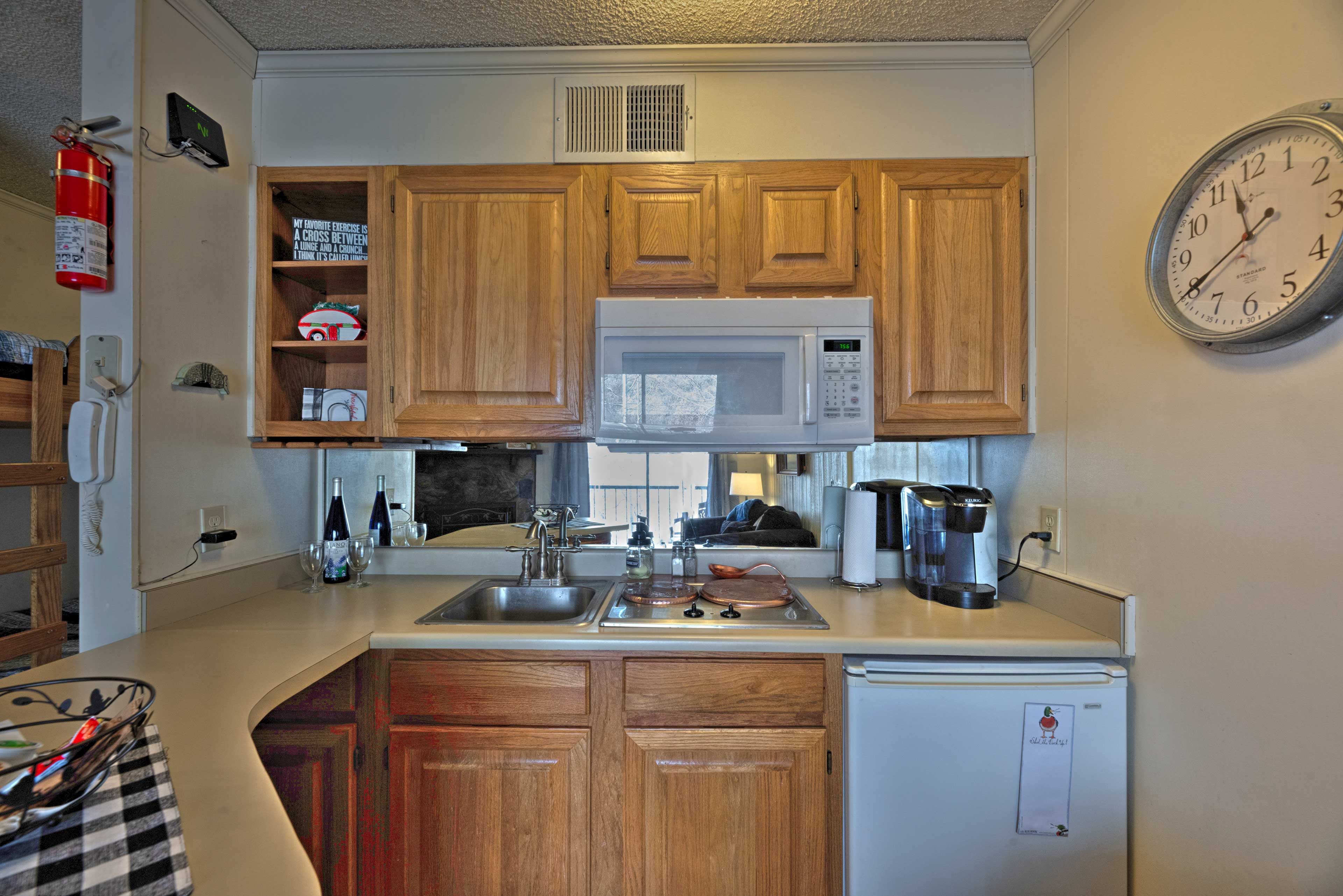 Kitchenette | Well-Equipped | Cooking Basics | Dishware & Flatware