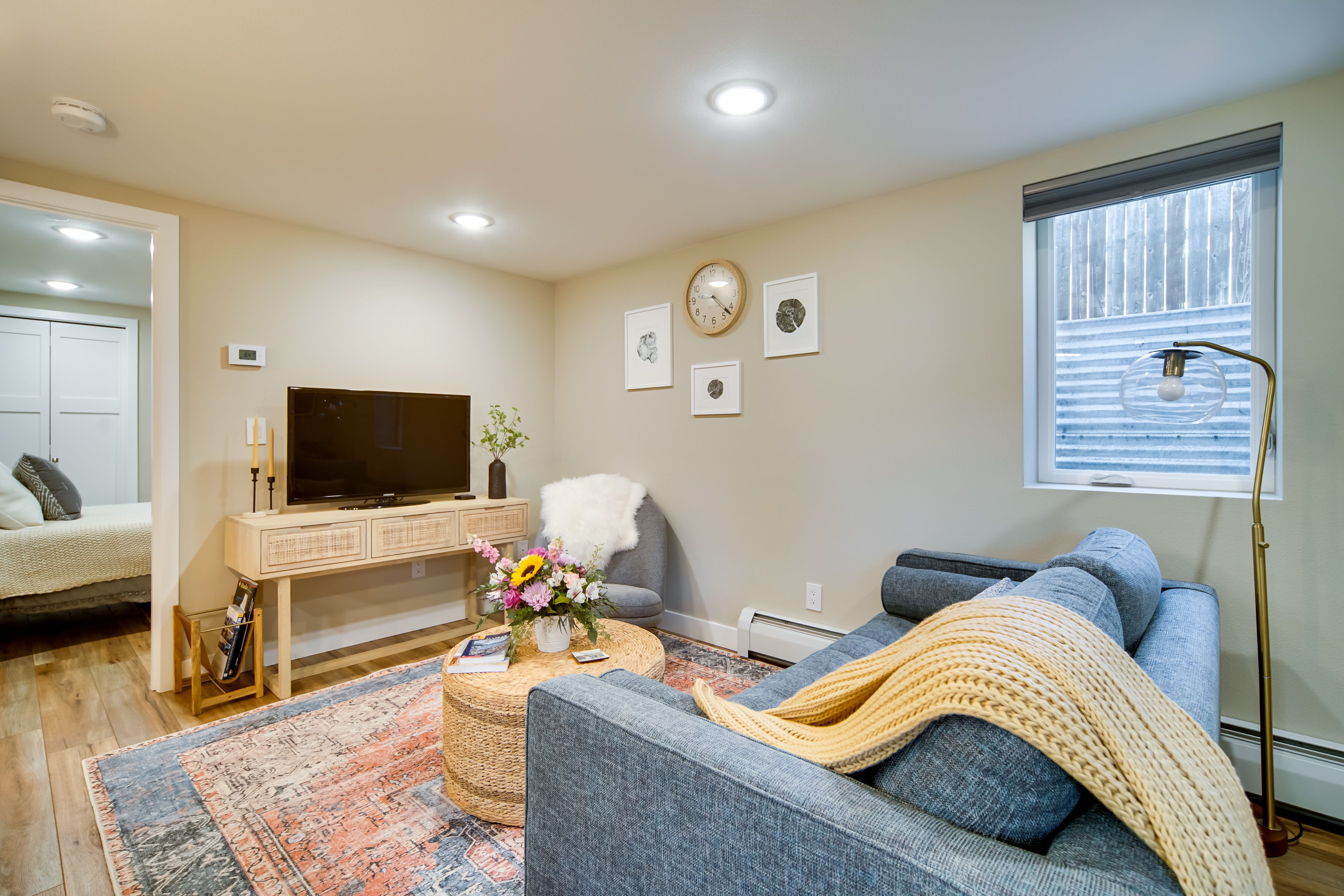 Living Room | Free WiFi | Flat-Screen TV | Books | Board Games