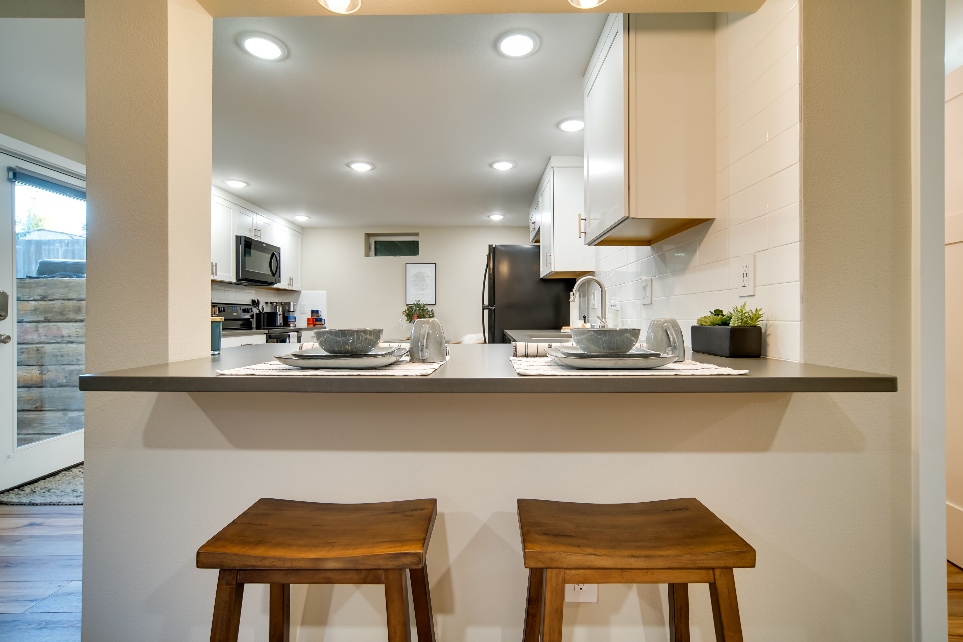 Kitchen | Breakfast Bar | Dishware Provided | Complimentary Spices