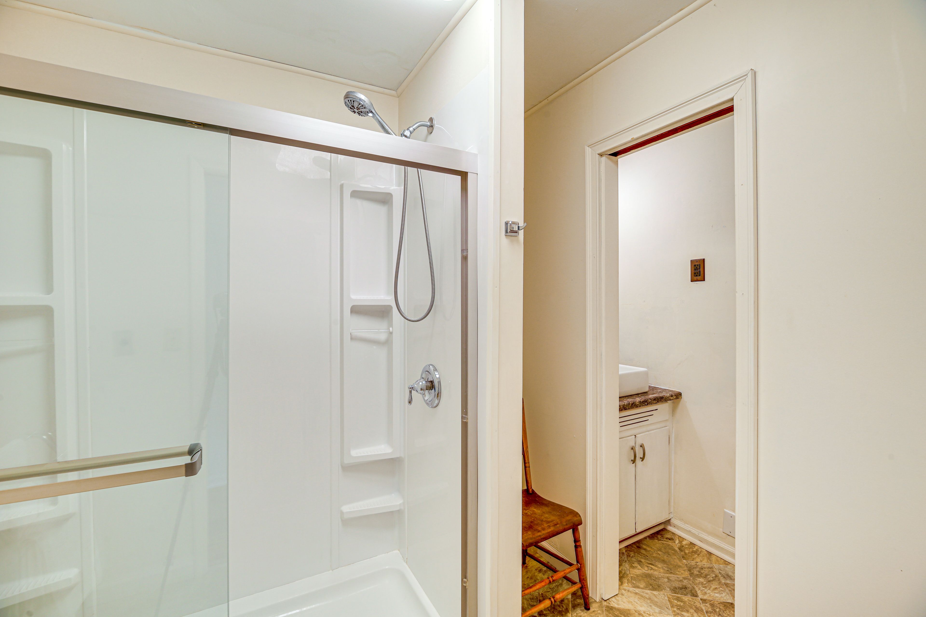 Full Bathroom | Main Level