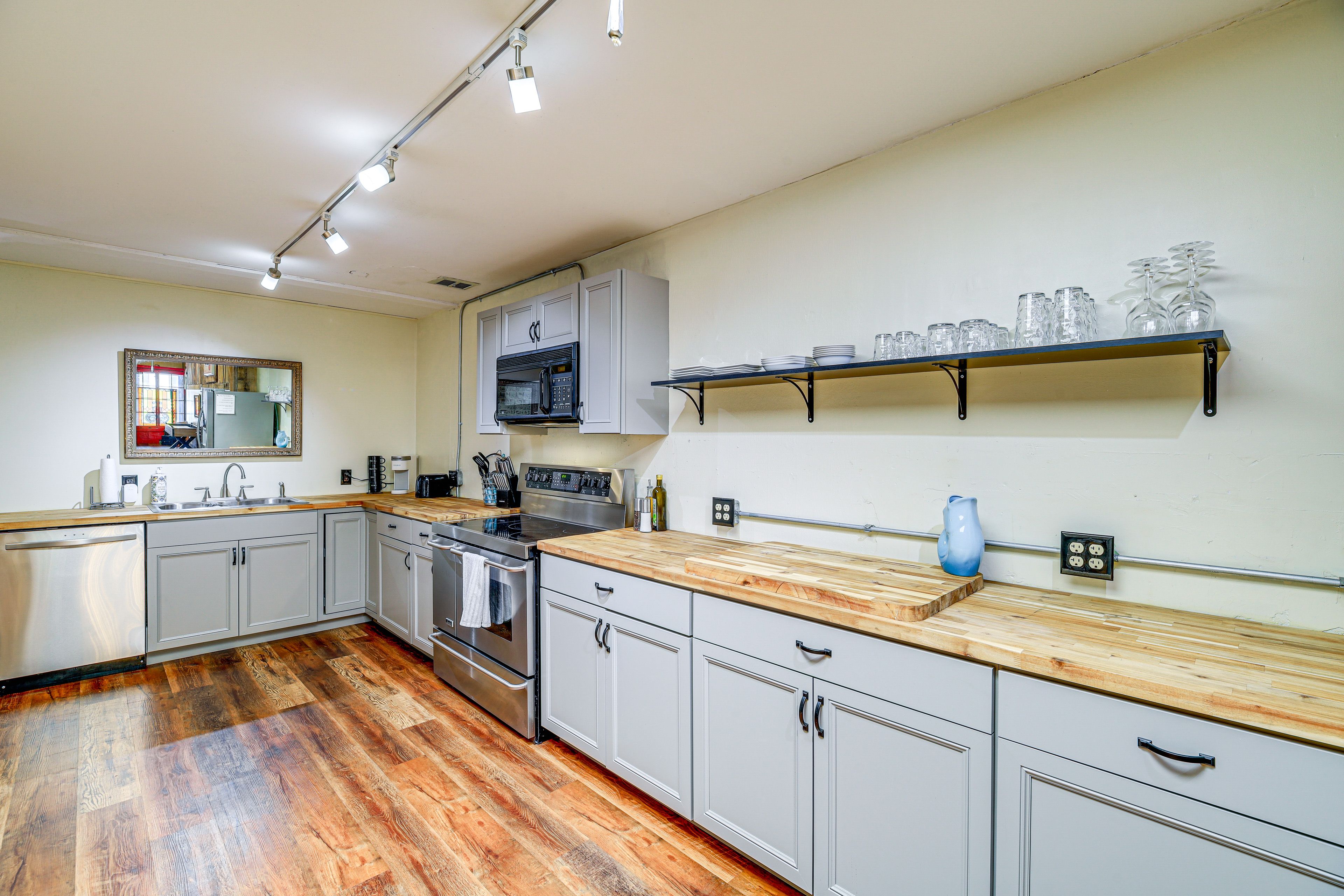 Kitchen | Main Level