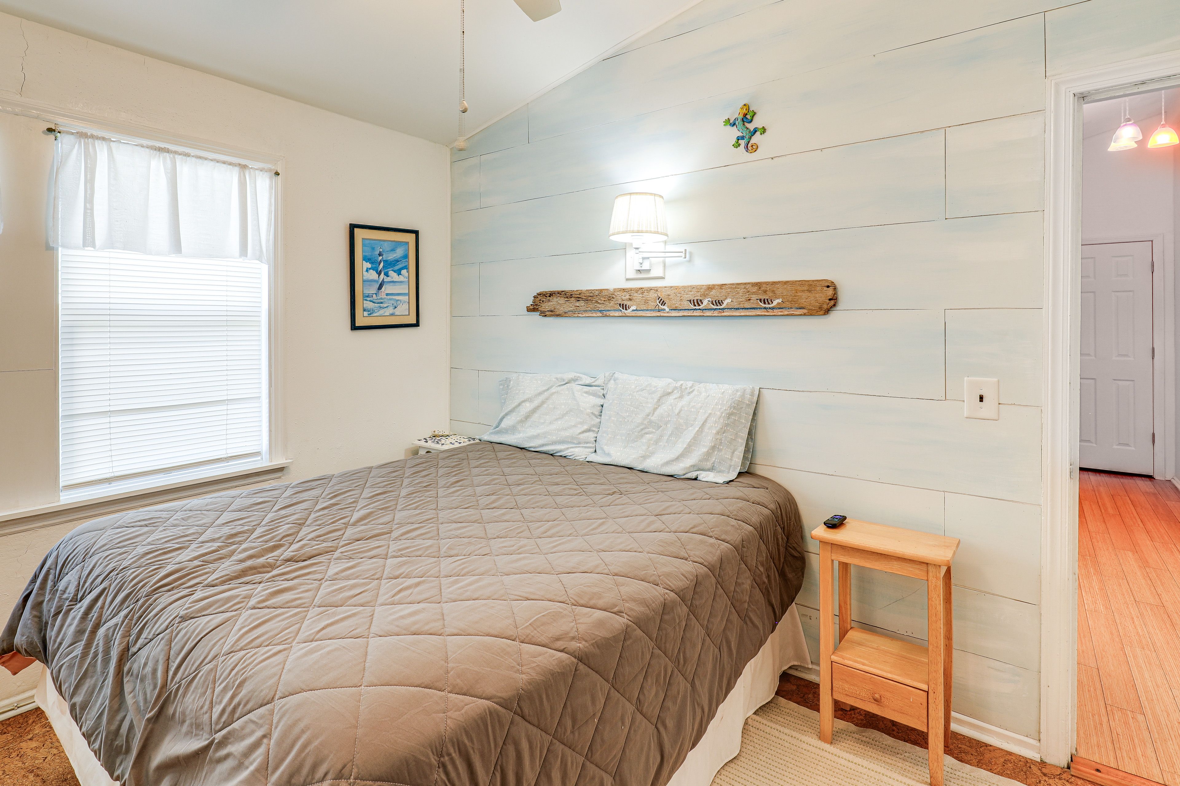 Bedroom 1 | Queen Bed | Linens Provided