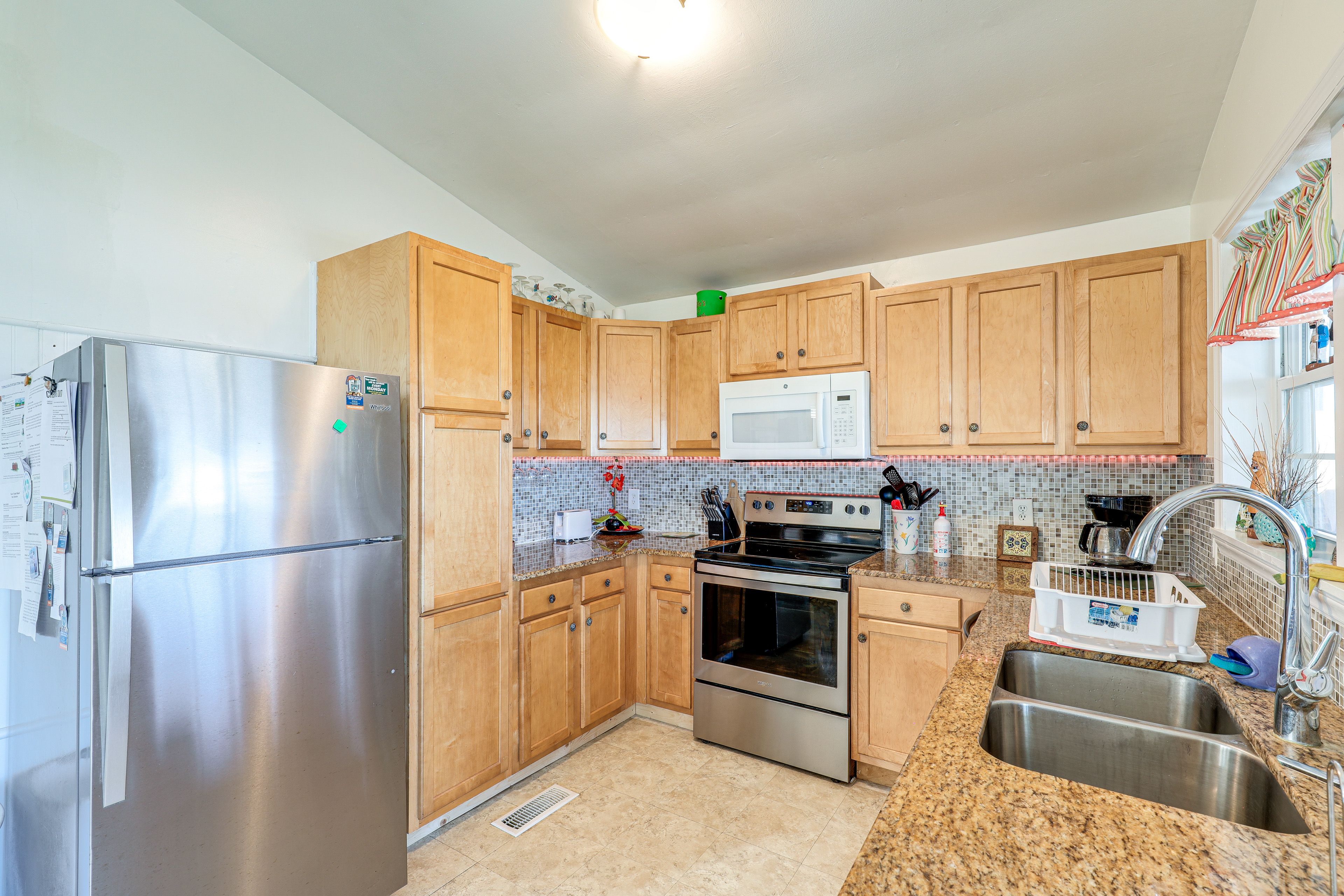 Kitchen | Fully Equipped | Cooking Basics | Drip Coffee Maker | Knife Set