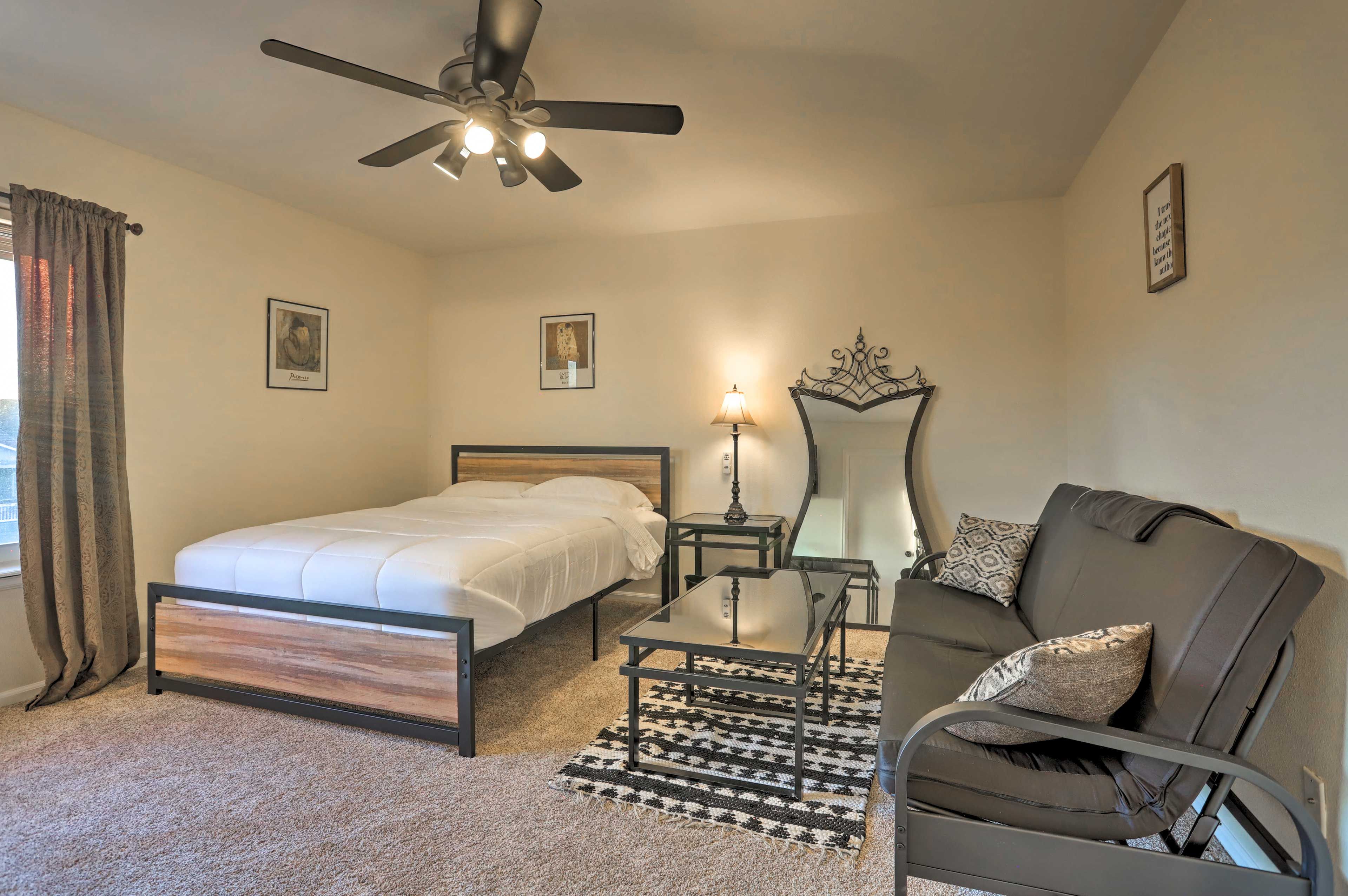 Bedroom 2 | Queen Bed